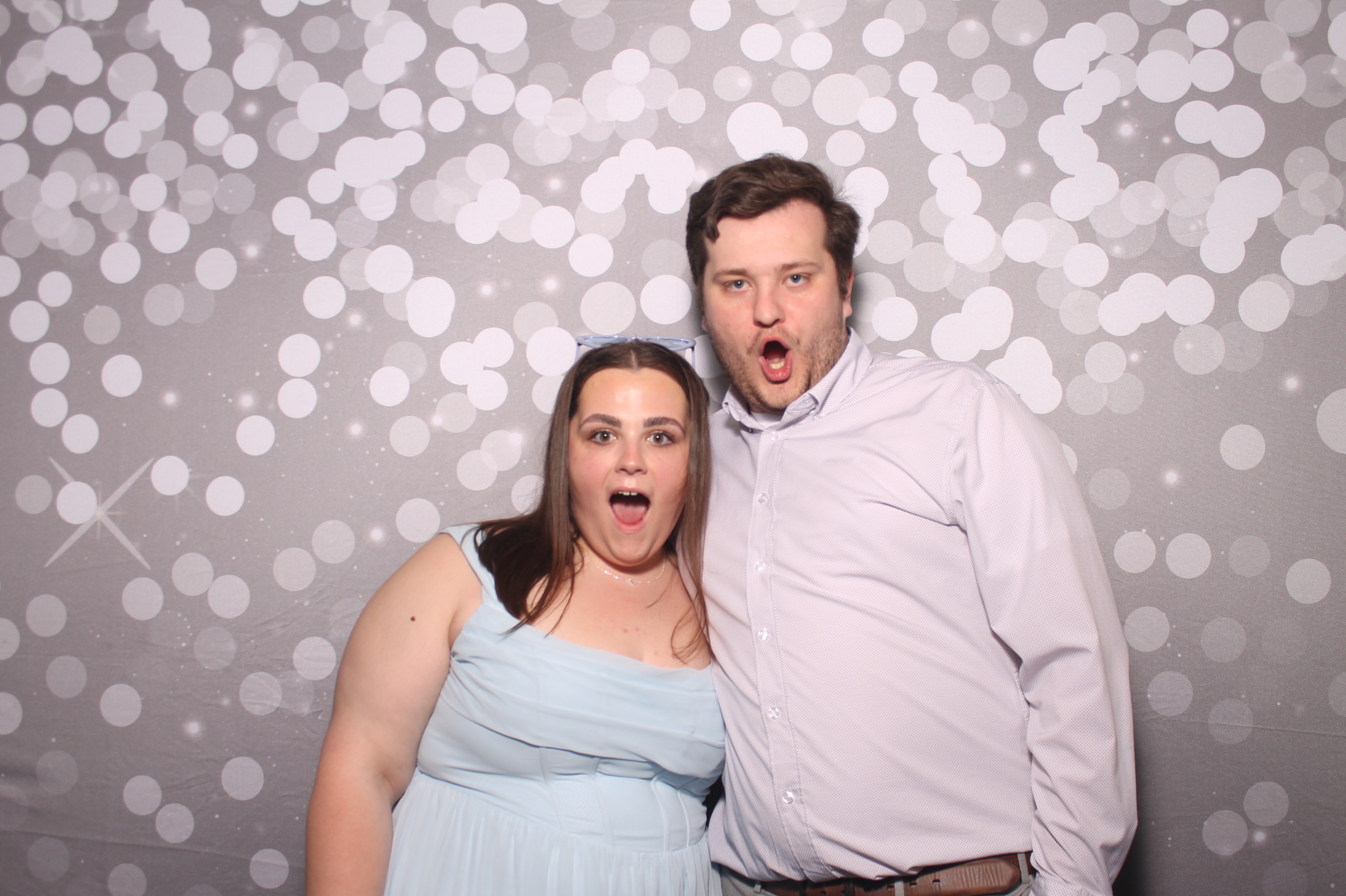 Emily & Logan Reception | View more photos from the event at gallery.photoboothcincy.com/u/PhotoBoothCincy/Emily-Logan-Reception
