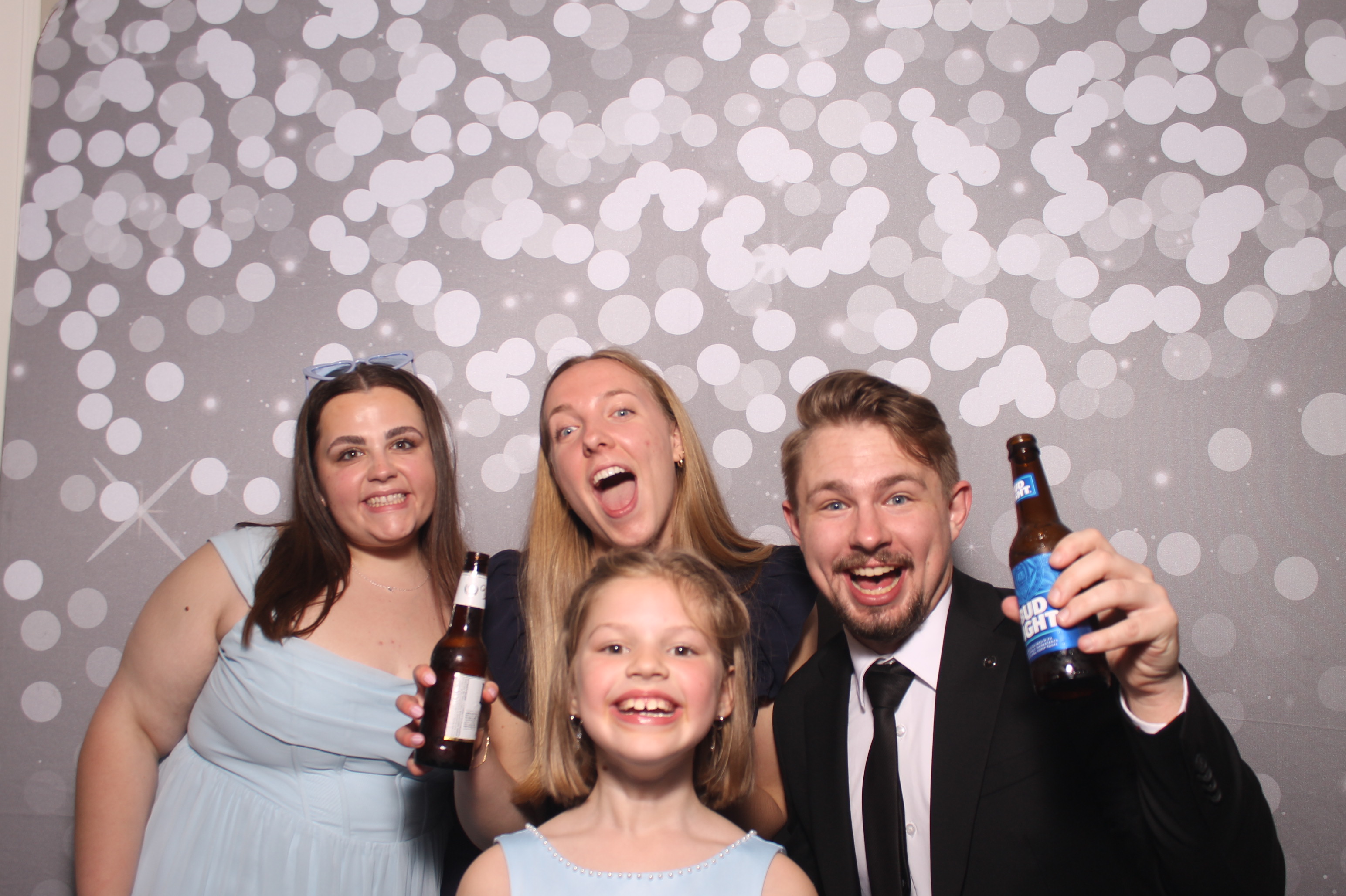 Emily & Logan Reception | View more photos from the event at gallery.photoboothcincy.com/u/PhotoBoothCincy/Emily-Logan-Reception