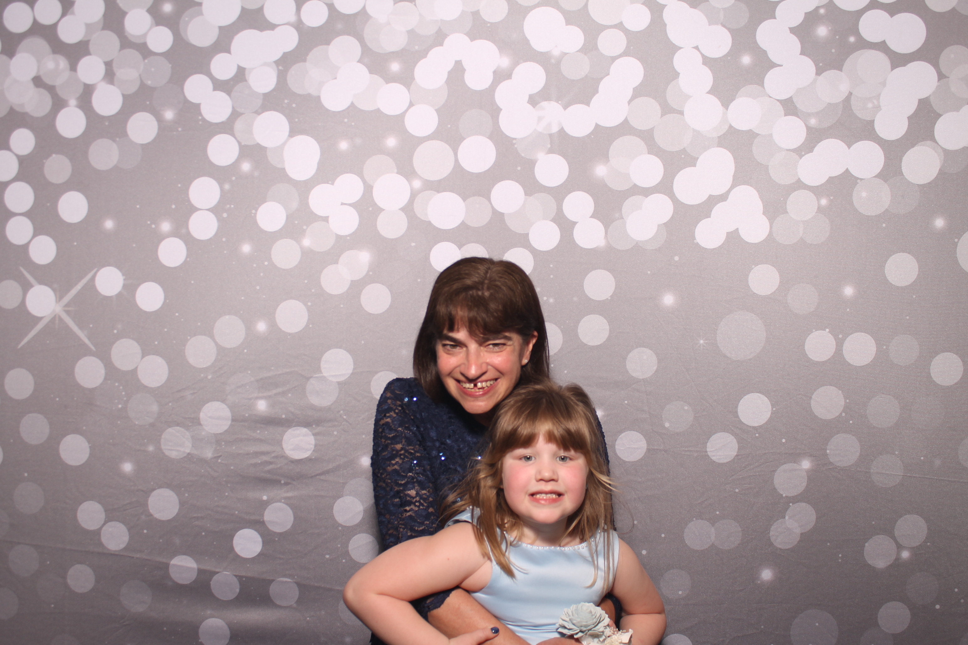 Emily & Logan Reception | View more photos from the event at gallery.photoboothcincy.com/u/PhotoBoothCincy/Emily-Logan-Reception