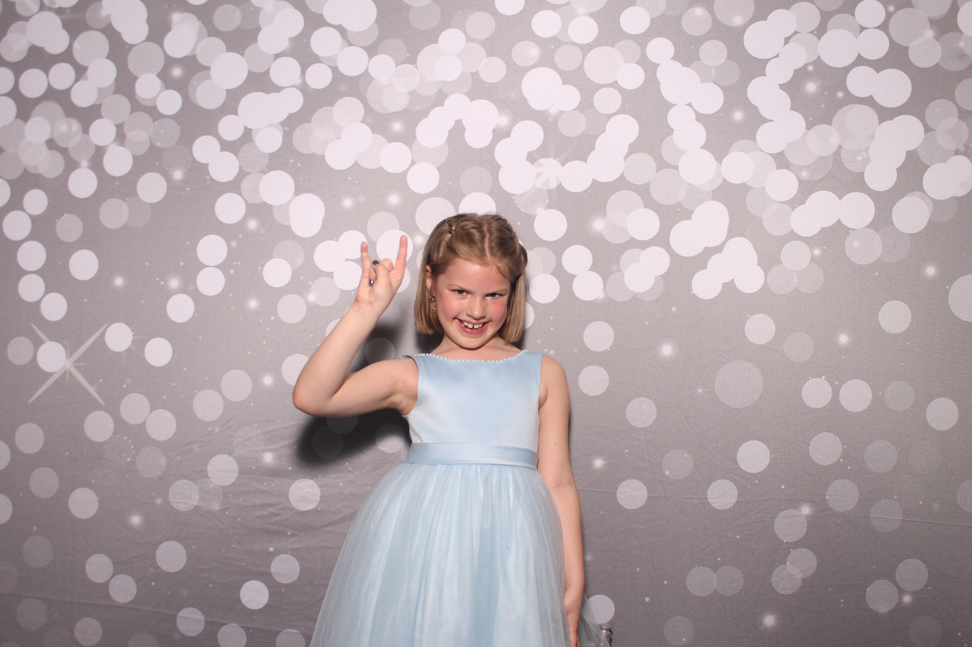 Emily & Logan Reception | View more photos from the event at gallery.photoboothcincy.com/u/PhotoBoothCincy/Emily-Logan-Reception