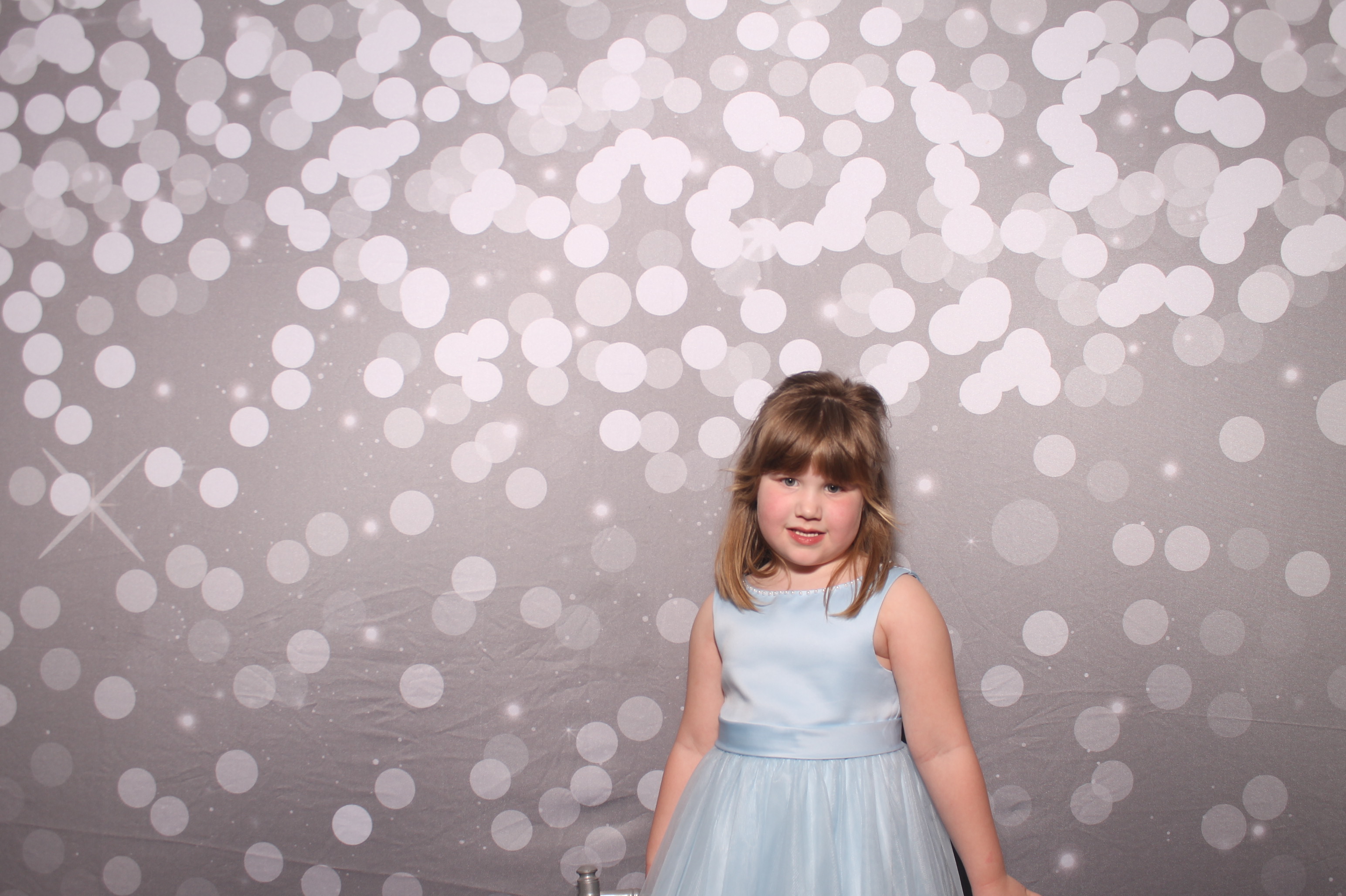 Emily & Logan Reception | View more photos from the event at gallery.photoboothcincy.com/u/PhotoBoothCincy/Emily-Logan-Reception