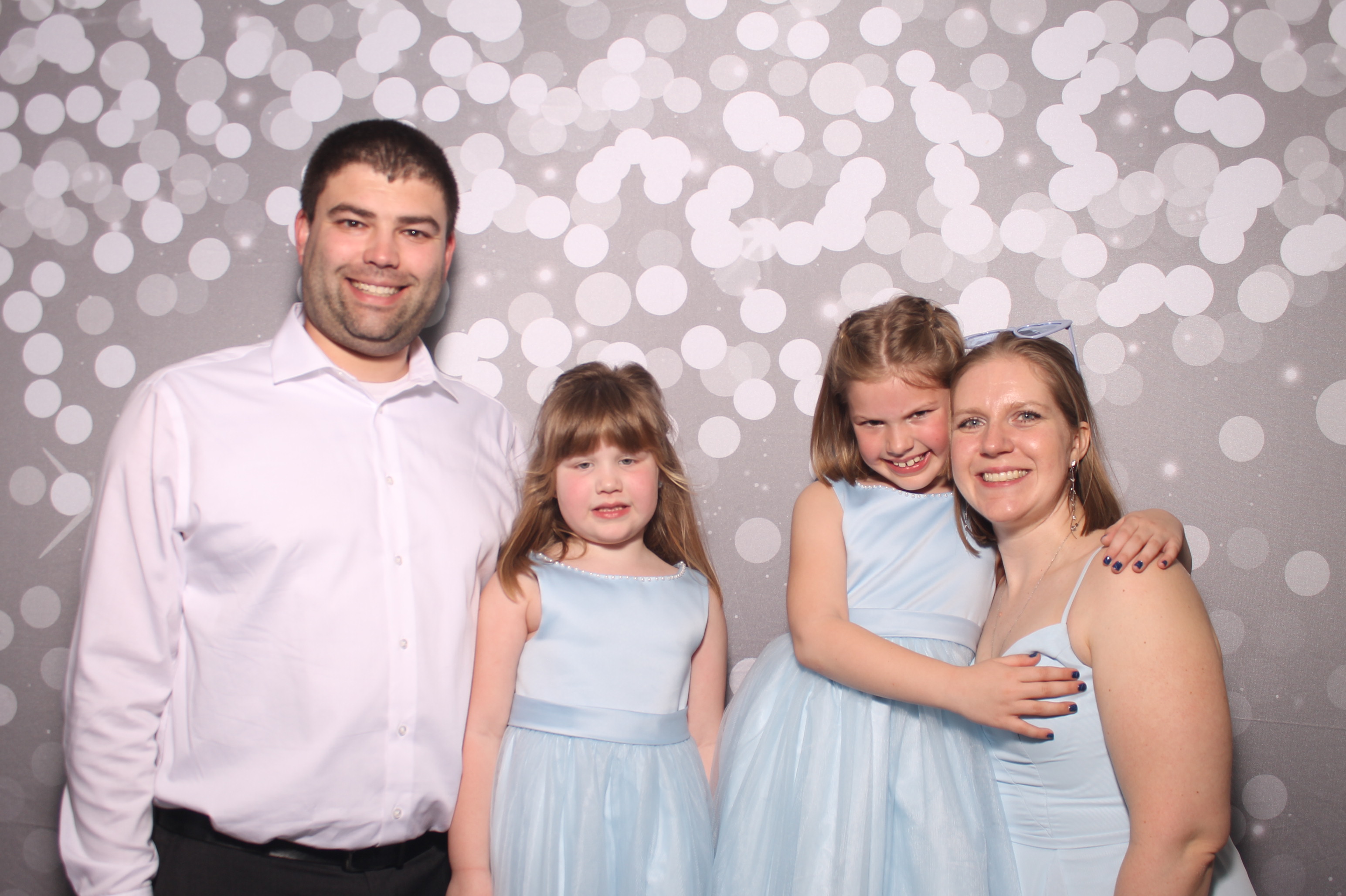 Emily & Logan Reception | View more photos from the event at gallery.photoboothcincy.com/u/PhotoBoothCincy/Emily-Logan-Reception