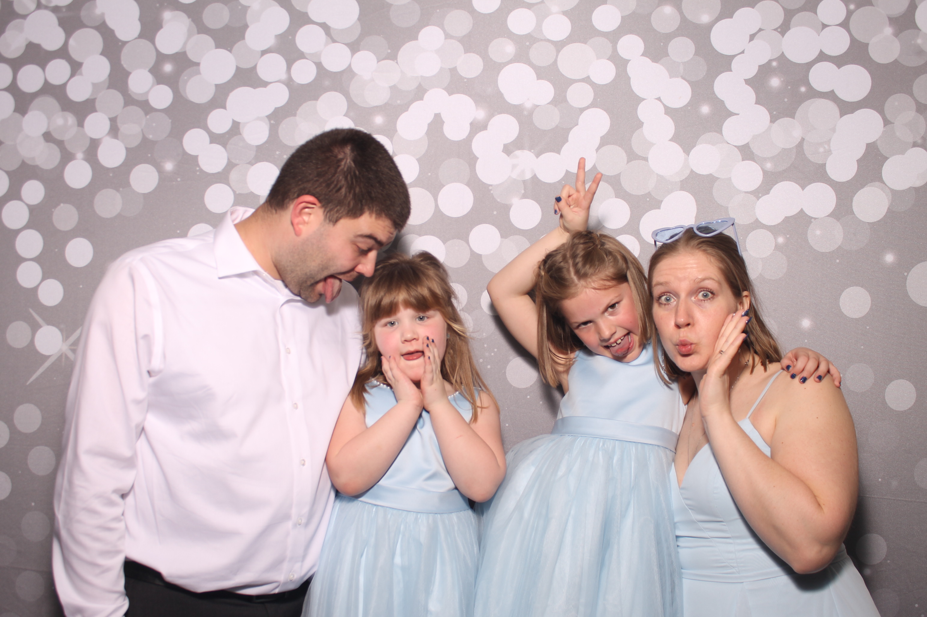 Emily & Logan Reception | View more photos from the event at gallery.photoboothcincy.com/u/PhotoBoothCincy/Emily-Logan-Reception