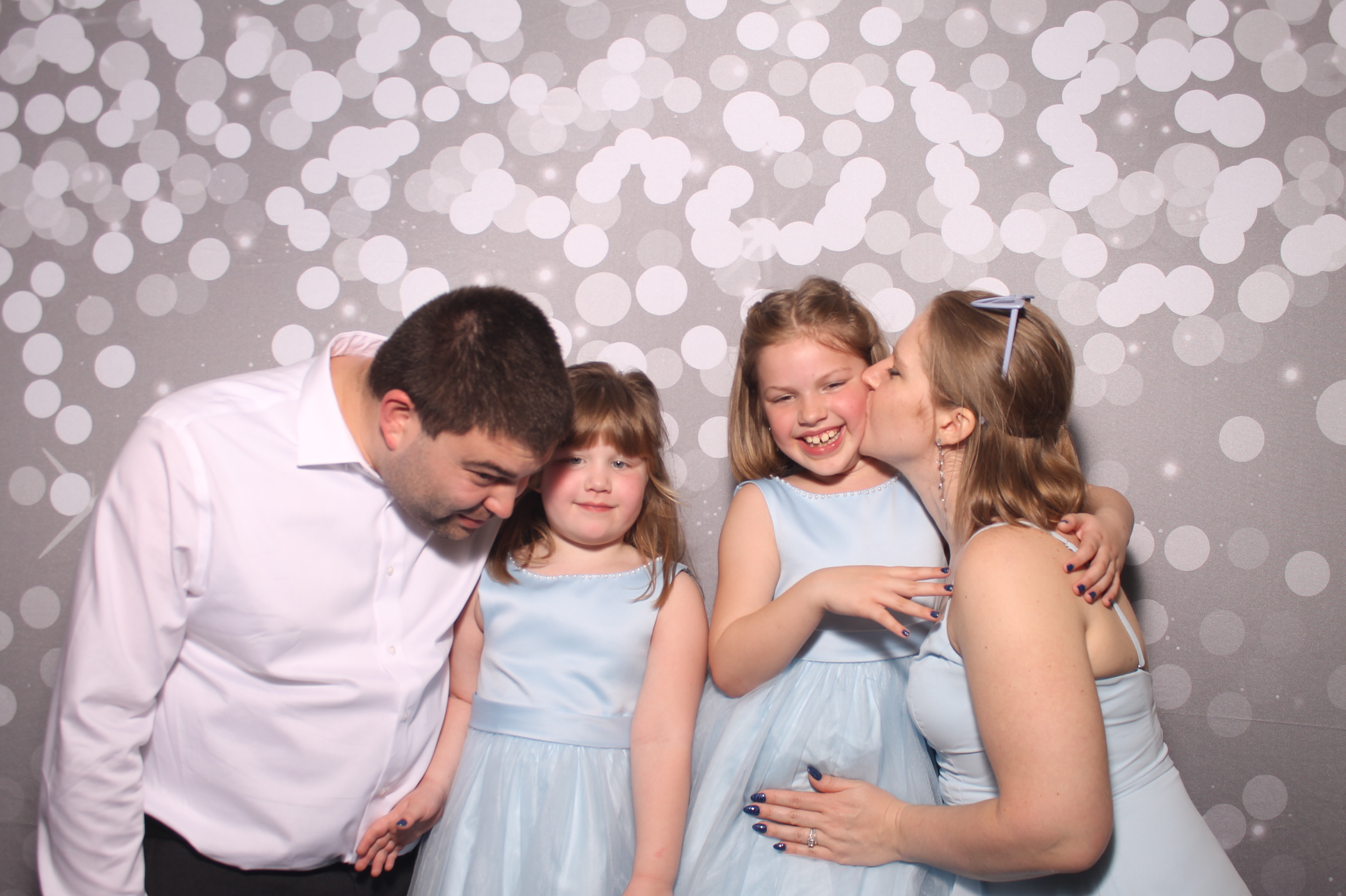 Emily & Logan Reception | View more photos from the event at gallery.photoboothcincy.com/u/PhotoBoothCincy/Emily-Logan-Reception