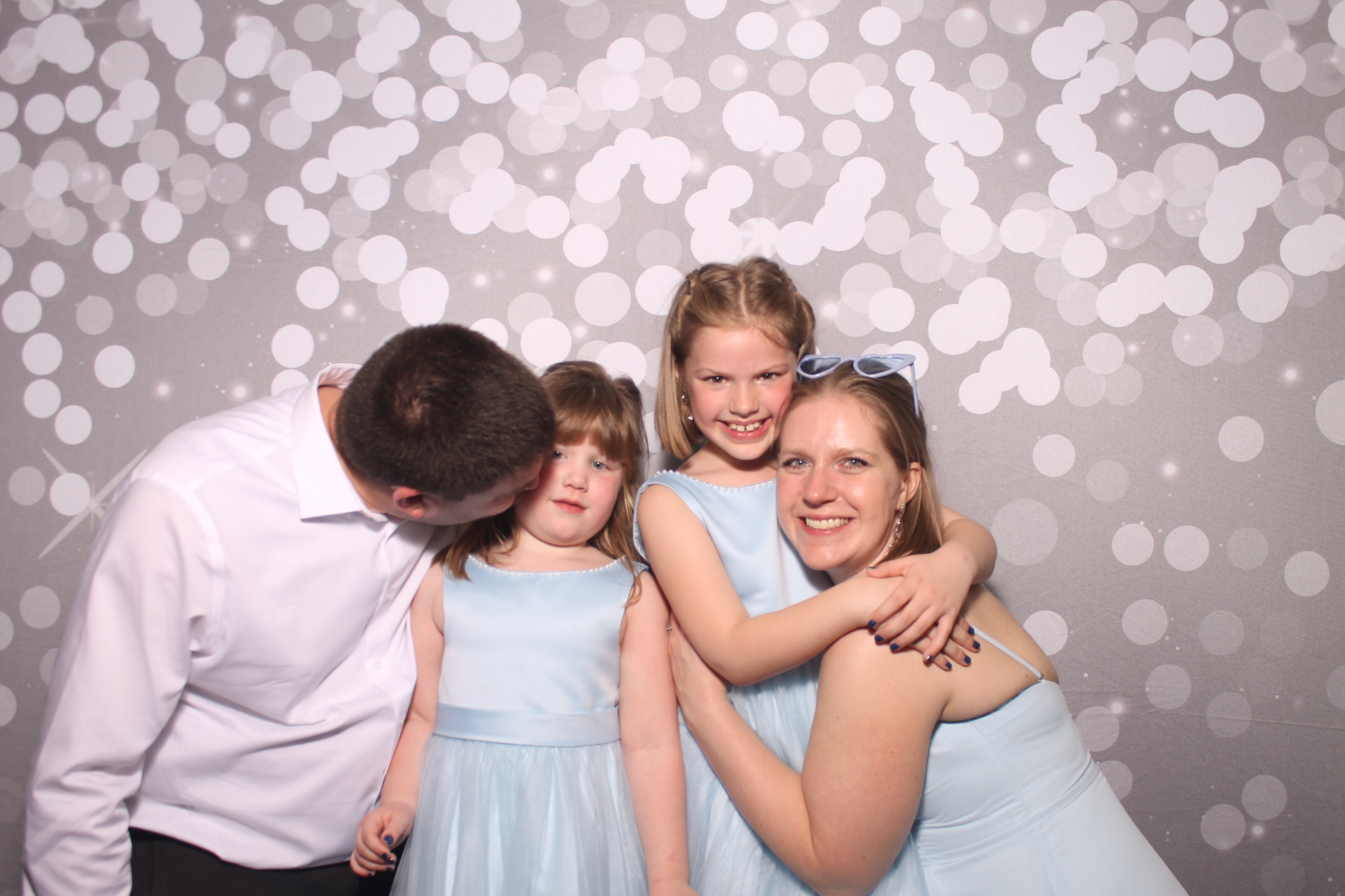 Emily & Logan Reception | View more photos from the event at gallery.photoboothcincy.com/u/PhotoBoothCincy/Emily-Logan-Reception