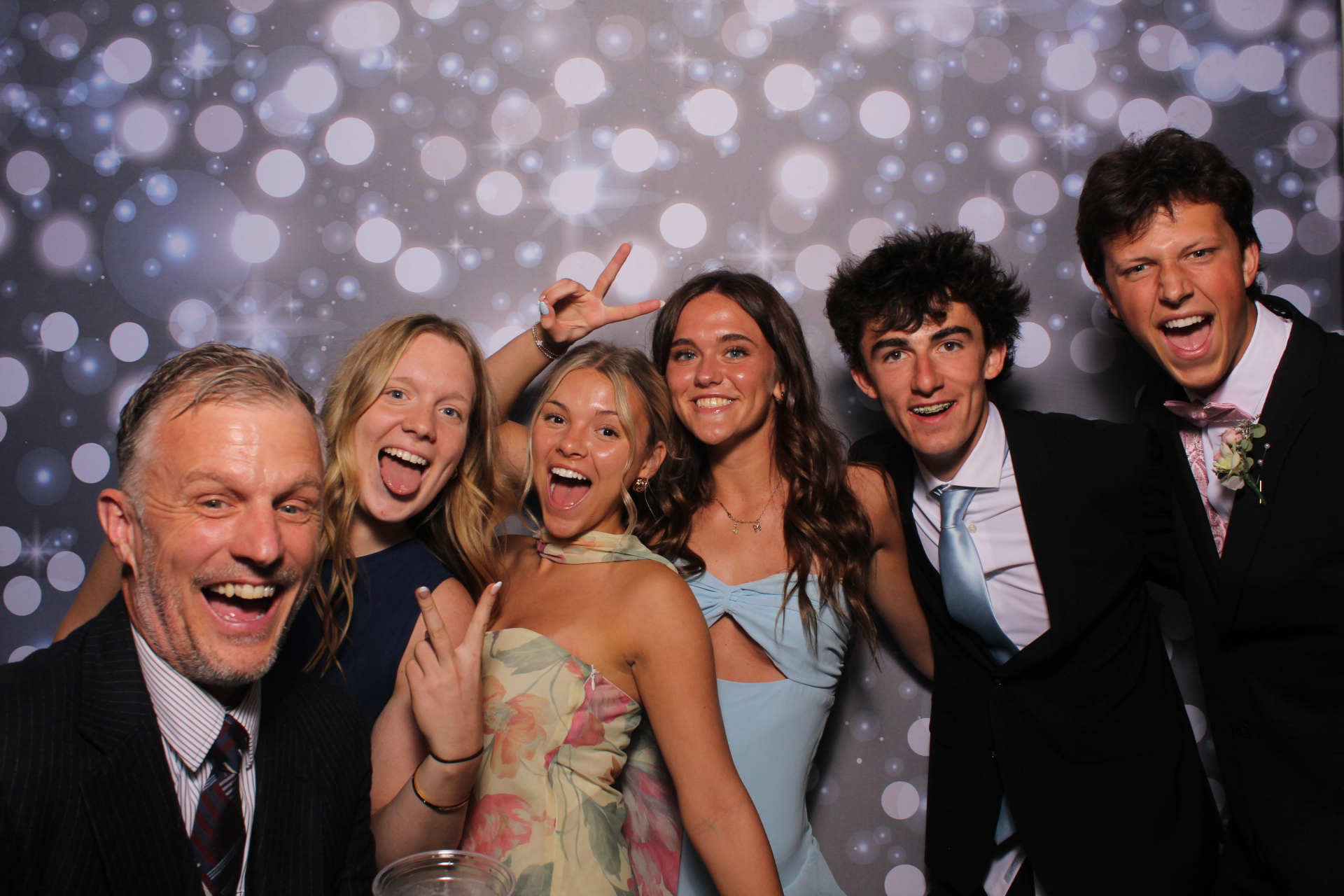 FHS Prom | View more photos from the event at gallery.photoboothcincy.com/u/PhotoBoothCincy/FHS-Prom