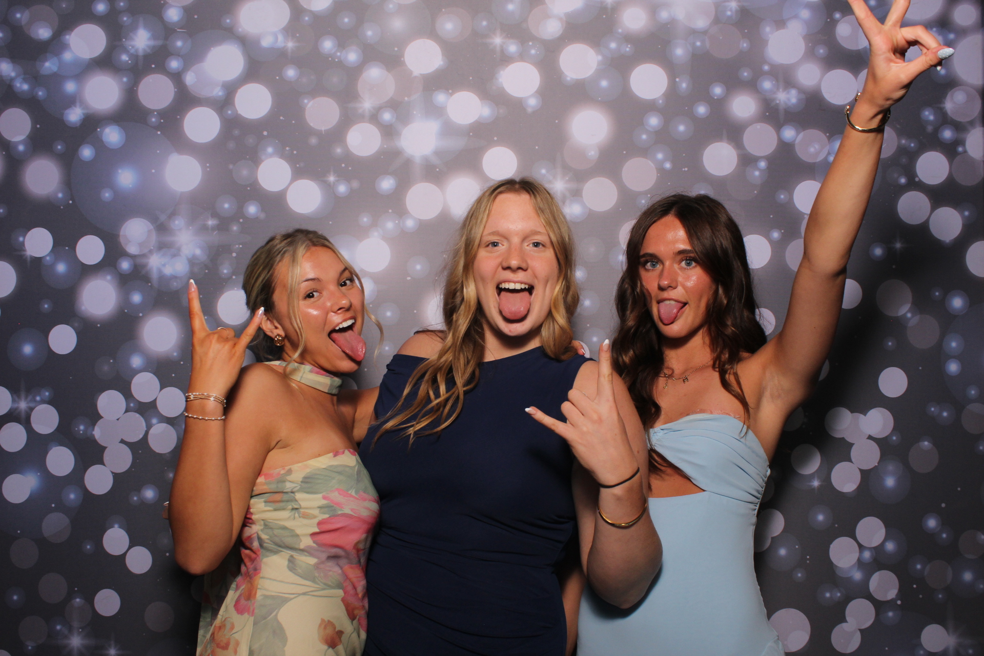 FHS Prom | View more photos from the event at gallery.photoboothcincy.com/u/PhotoBoothCincy/FHS-Prom