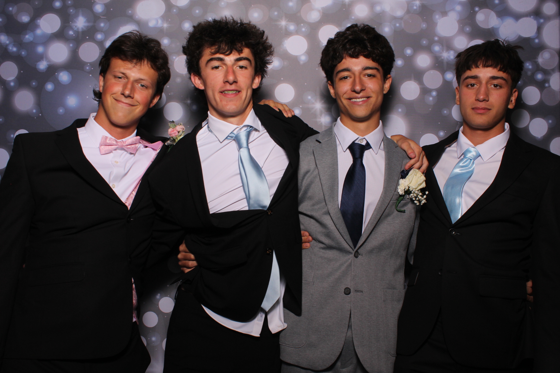 FHS Prom | View more photos from the event at gallery.photoboothcincy.com/u/PhotoBoothCincy/FHS-Prom