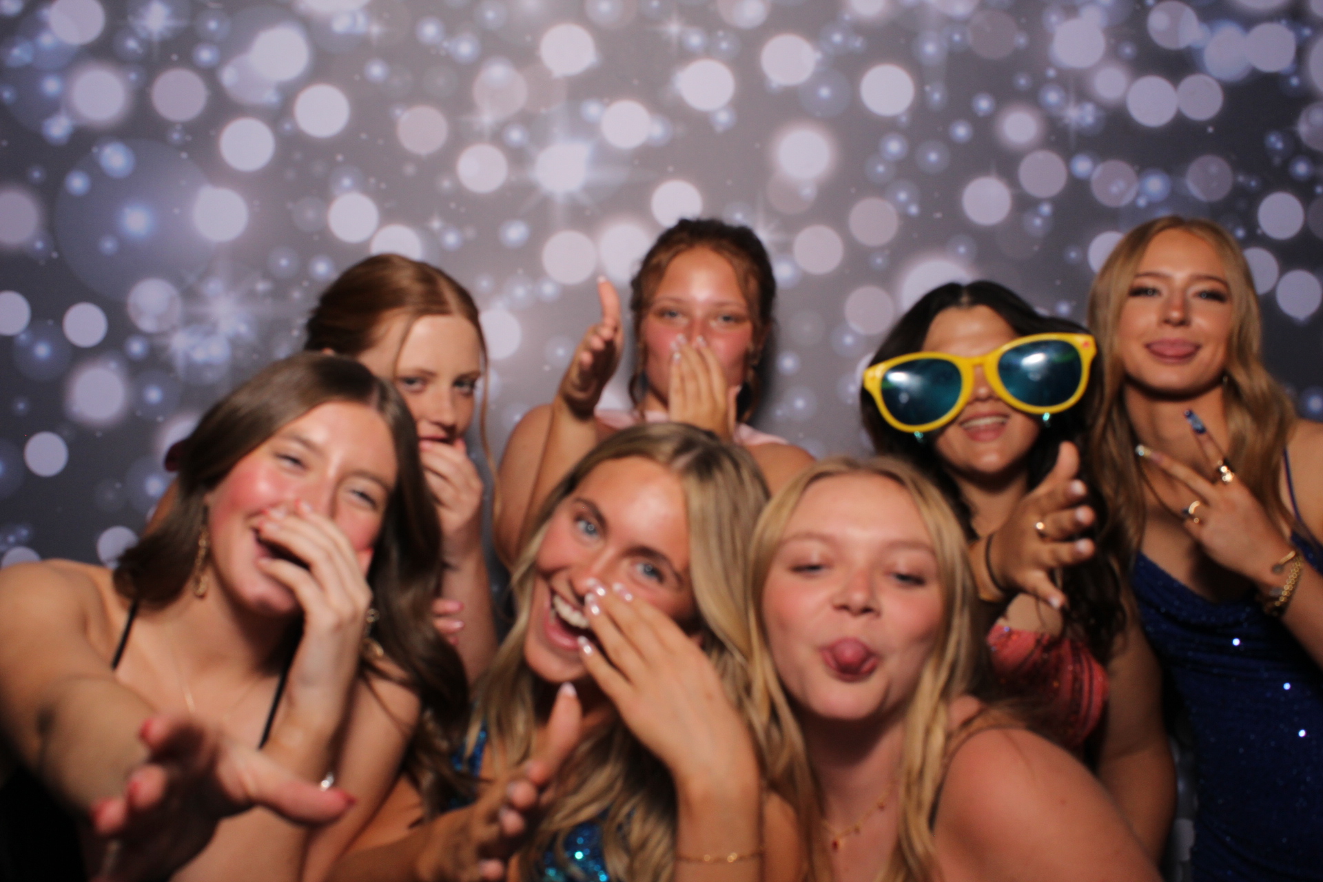 FHS Prom | View more photos from the event at gallery.photoboothcincy.com/u/PhotoBoothCincy/FHS-Prom