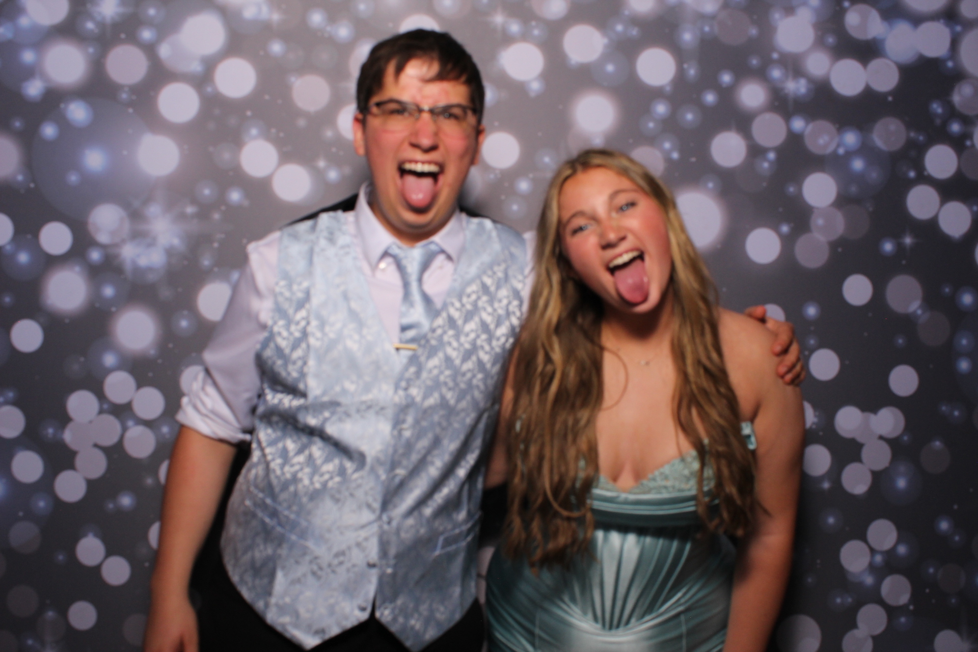 FHS Prom | View more photos from the event at gallery.photoboothcincy.com/u/PhotoBoothCincy/FHS-Prom