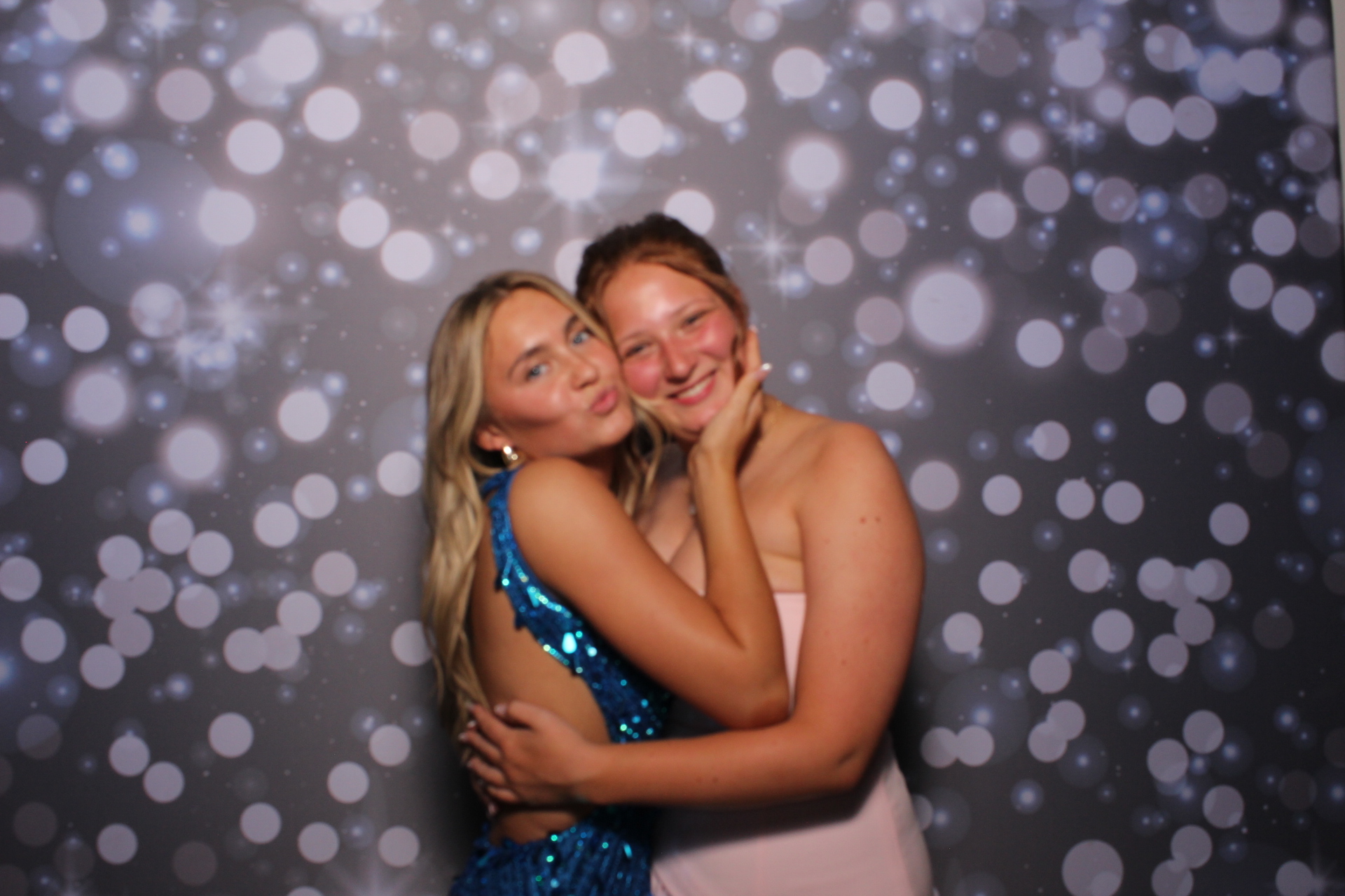 FHS Prom | View more photos from the event at gallery.photoboothcincy.com/u/PhotoBoothCincy/FHS-Prom