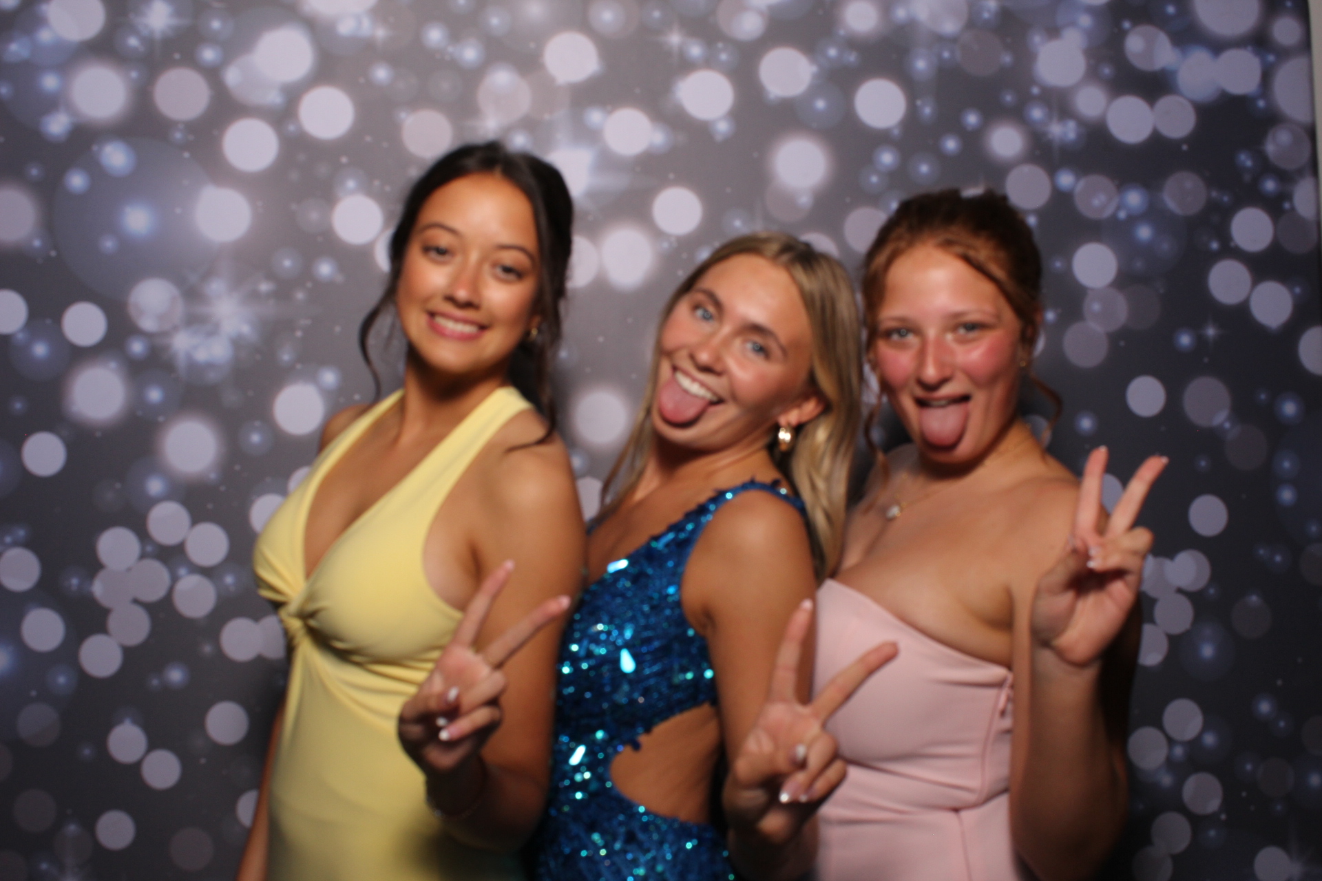 FHS Prom | View more photos from the event at gallery.photoboothcincy.com/u/PhotoBoothCincy/FHS-Prom