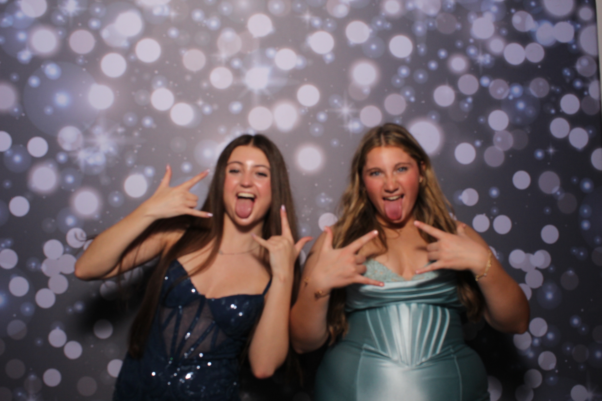 FHS Prom | View more photos from the event at gallery.photoboothcincy.com/u/PhotoBoothCincy/FHS-Prom
