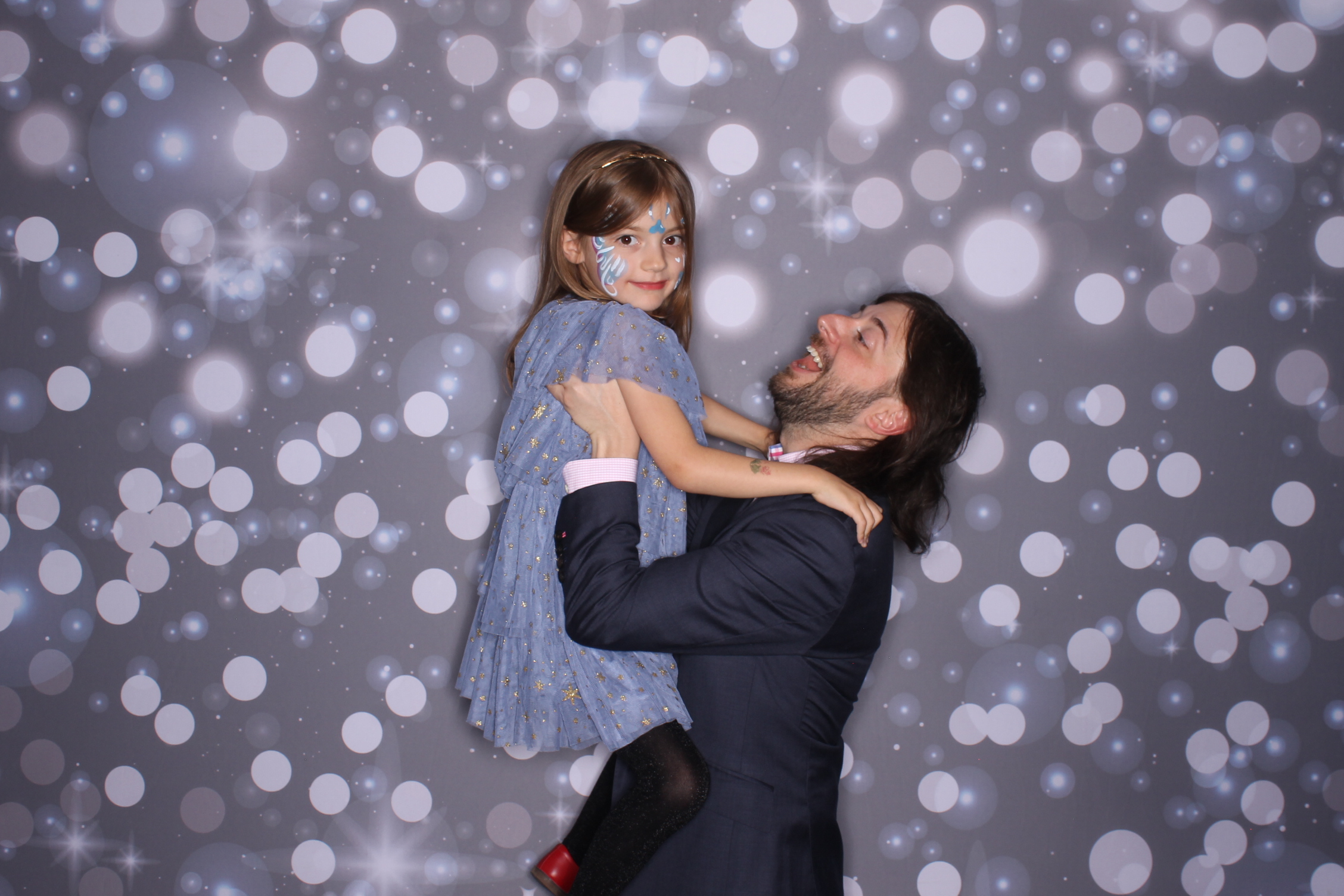 Father Daughter Cupcake Prom | View more photos from the event at gallery.photoboothcincy.com/u/PhotoBoothCincy/Father-Daughter-Cupcake-Prom-2