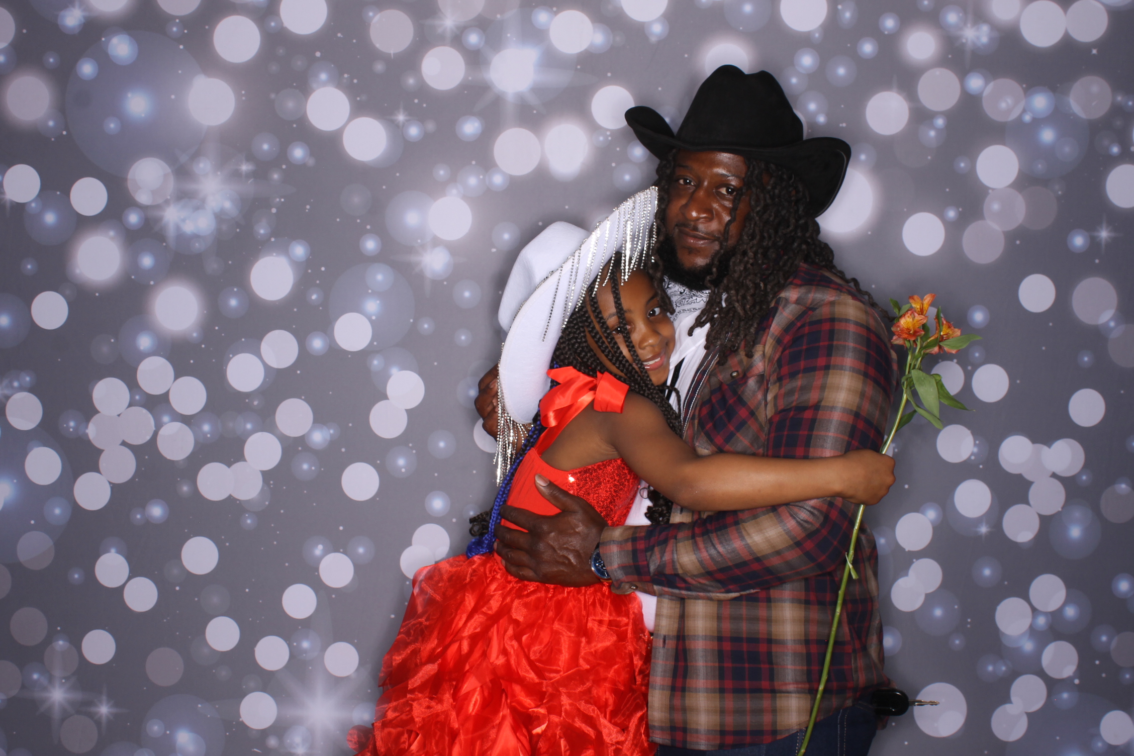 Father Daughter Cupcake Prom | View more photos from the event at gallery.photoboothcincy.com/u/PhotoBoothCincy/Father-Daughter-Cupcake-Prom-2