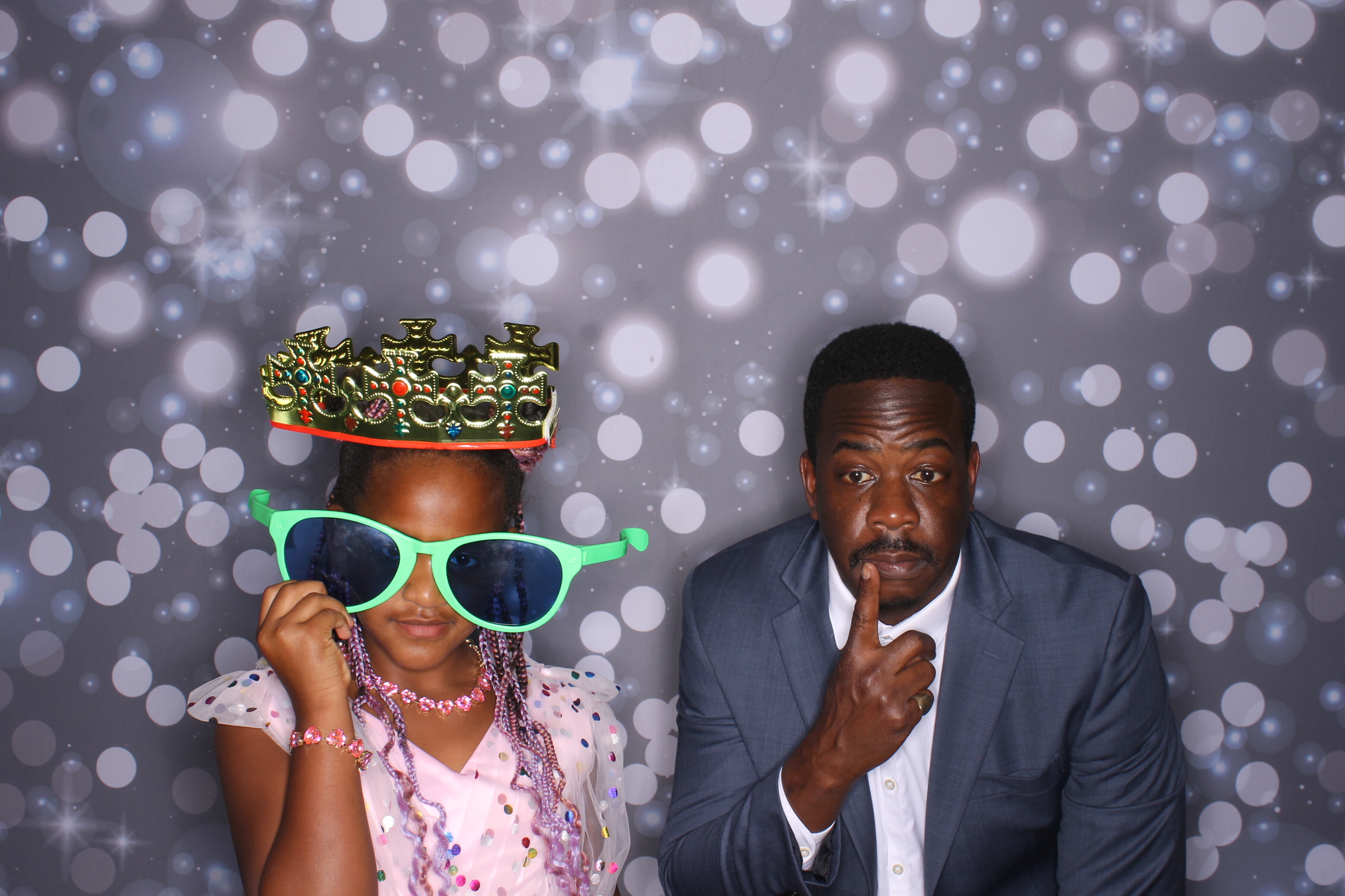 Father Daughter Cupcake Prom | View more photos from the event at gallery.photoboothcincy.com/u/PhotoBoothCincy/Father-Daughter-Cupcake-Prom-2