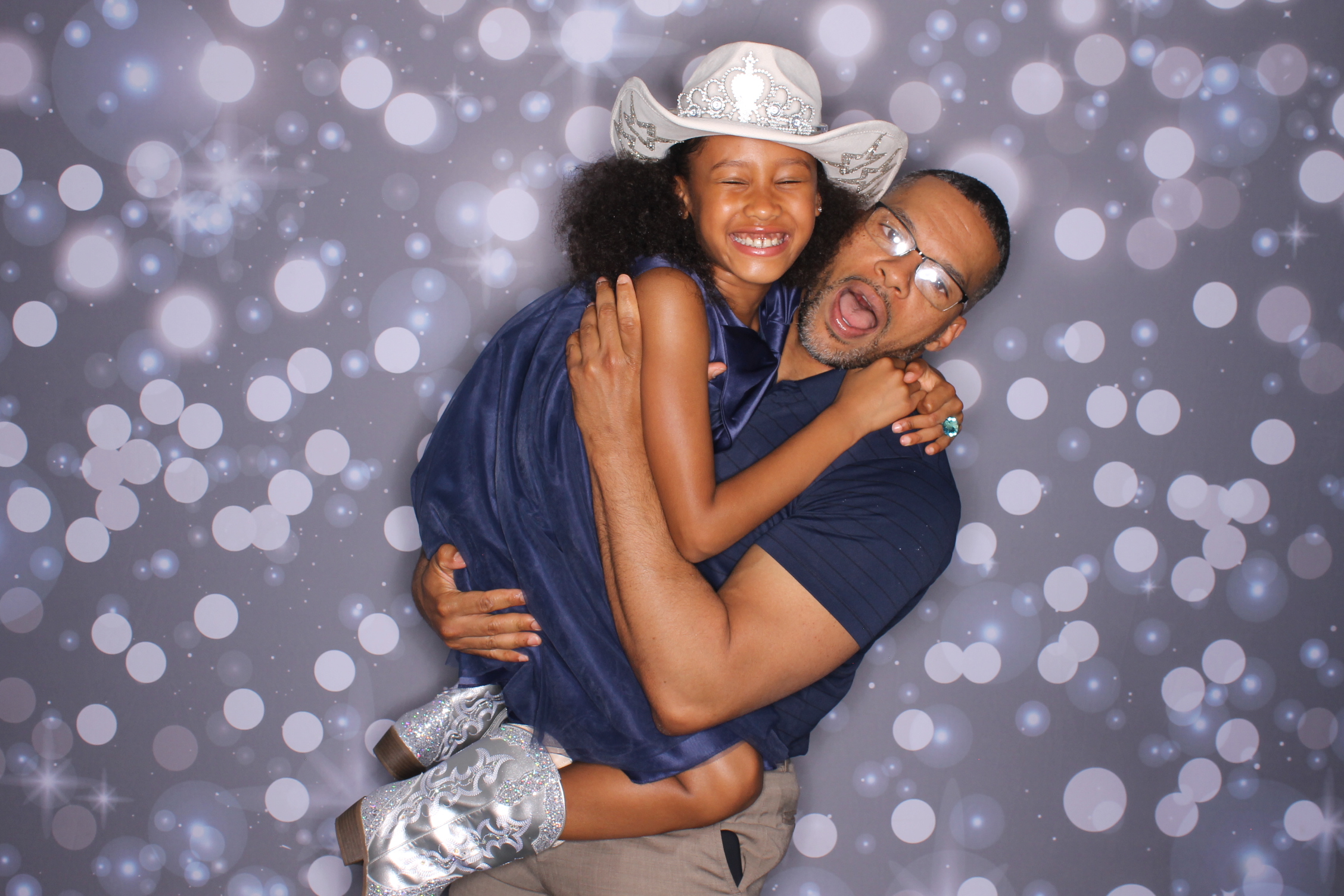 Father Daughter Cupcake Prom | View more photos from the event at gallery.photoboothcincy.com/u/PhotoBoothCincy/Father-Daughter-Cupcake-Prom-2