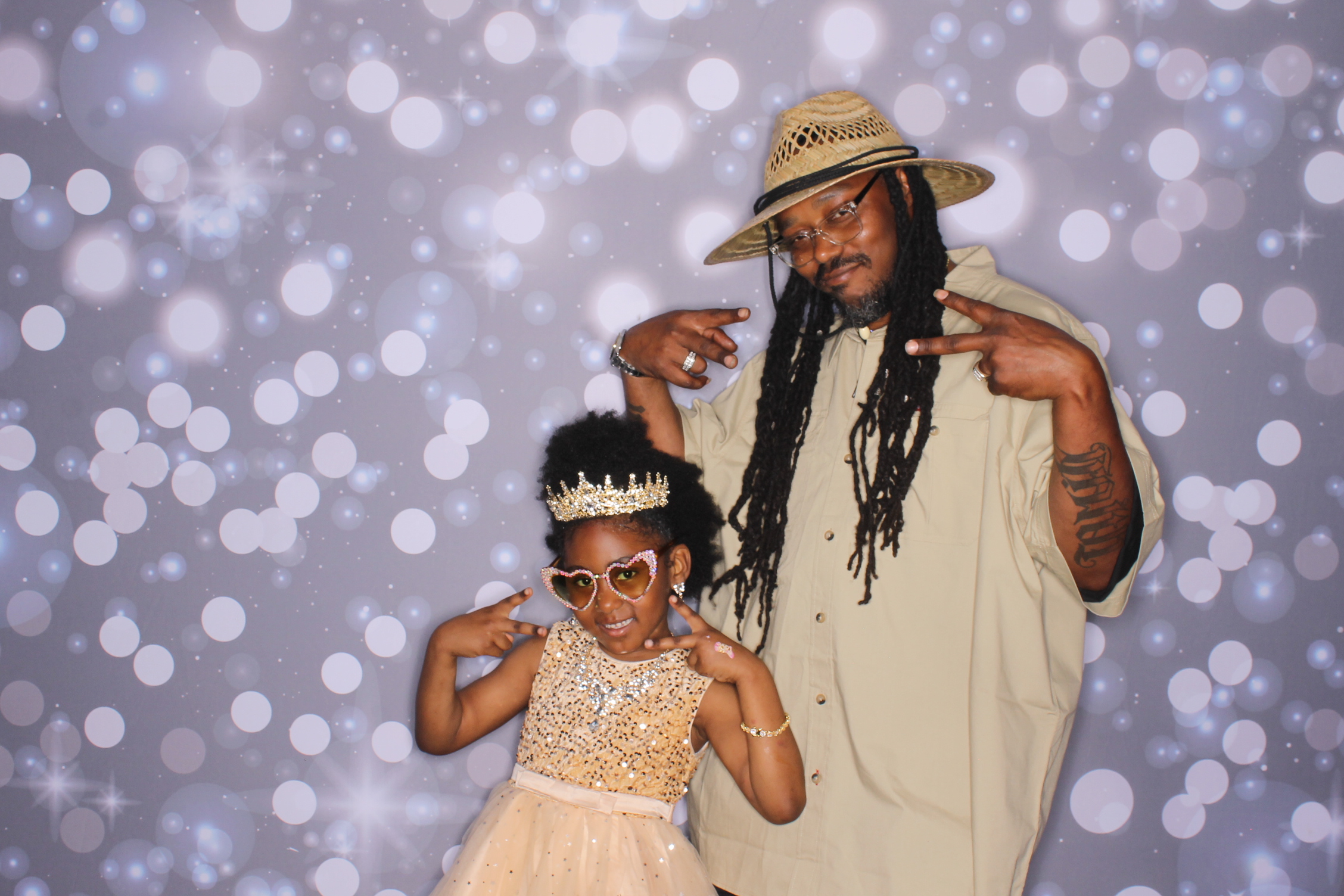 Father Daughter Cupcake Prom | View more photos from the event at gallery.photoboothcincy.com/u/PhotoBoothCincy/Father-Daughter-Cupcake-Prom-2