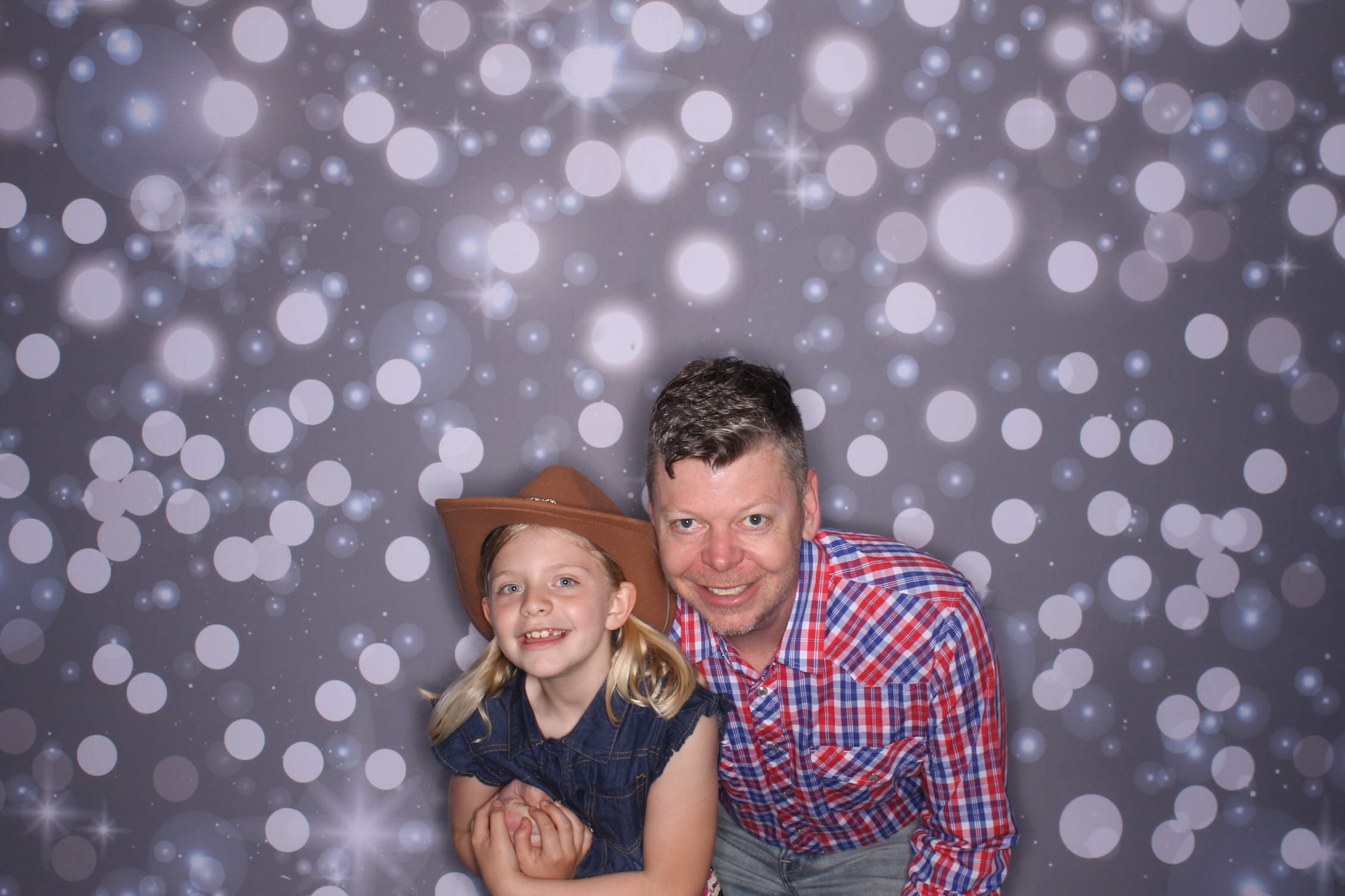 Father Daughter Cupcake Prom | View more photos from the event at gallery.photoboothcincy.com/u/PhotoBoothCincy/Father-Daughter-Cupcake-Prom-2