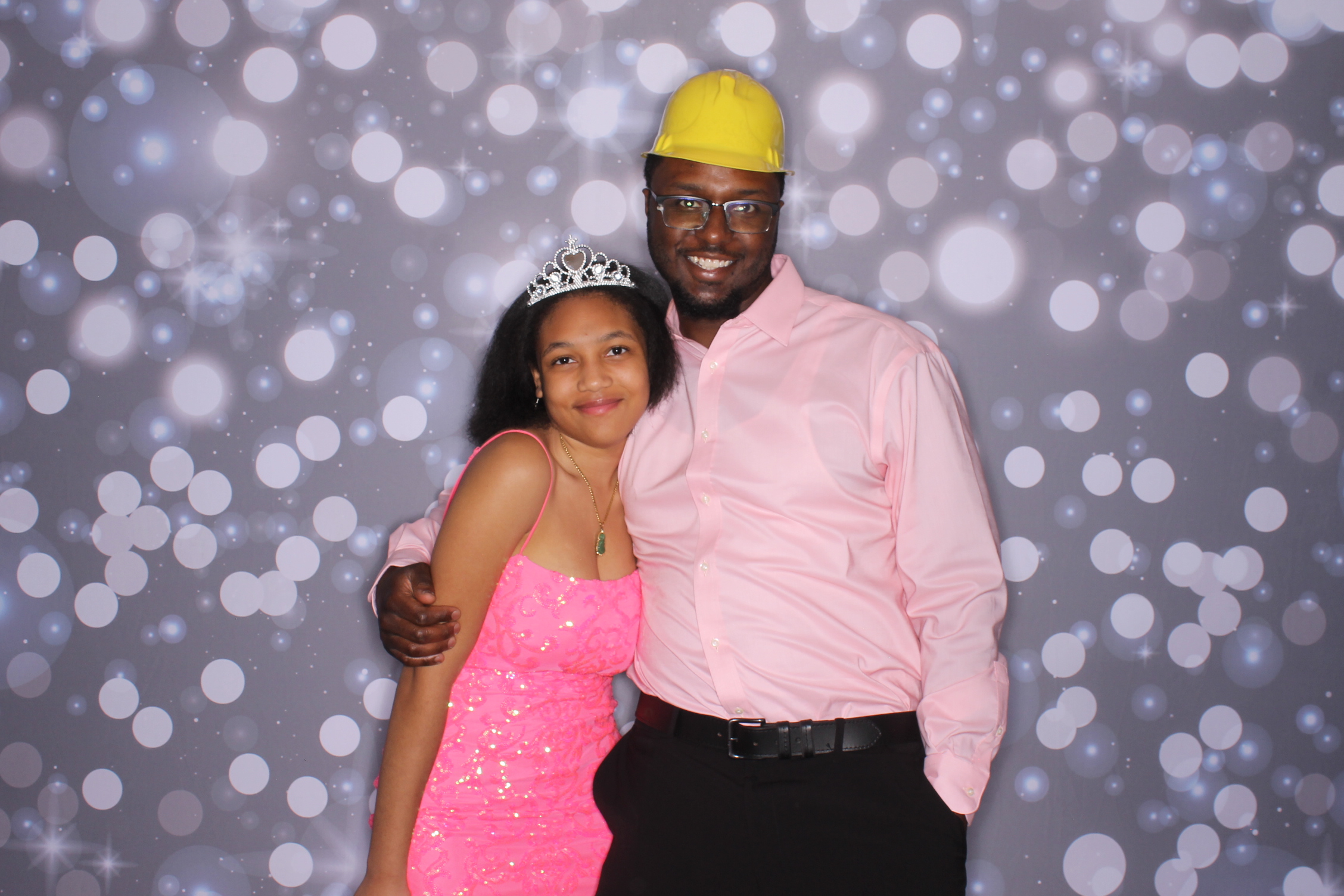Father Daughter Cupcake Prom | View more photos from the event at gallery.photoboothcincy.com/u/PhotoBoothCincy/Father-Daughter-Cupcake-Prom-2