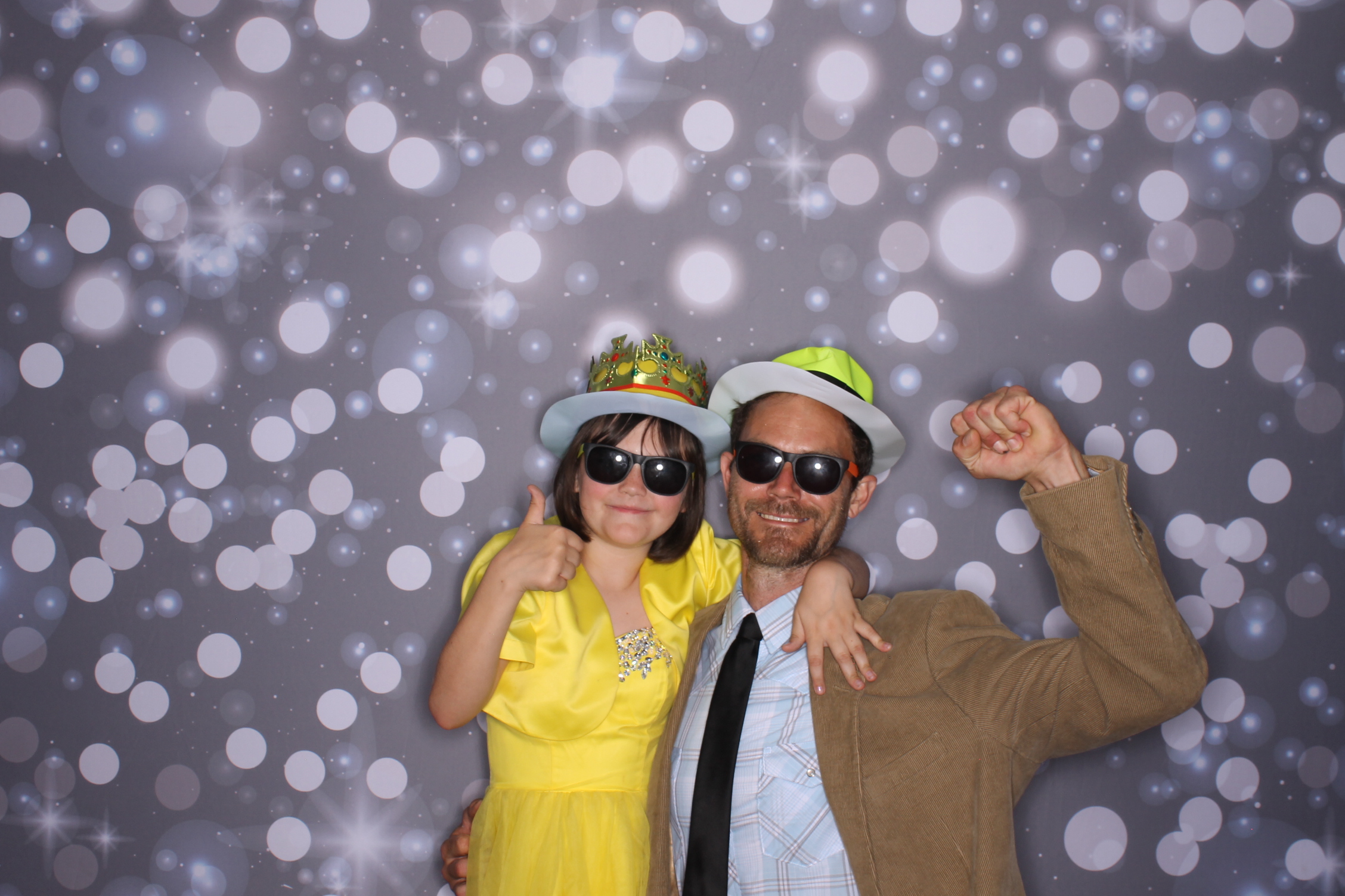 Father Daughter Cupcake Prom | View more photos from the event at gallery.photoboothcincy.com/u/PhotoBoothCincy/Father-Daughter-Cupcake-Prom-2