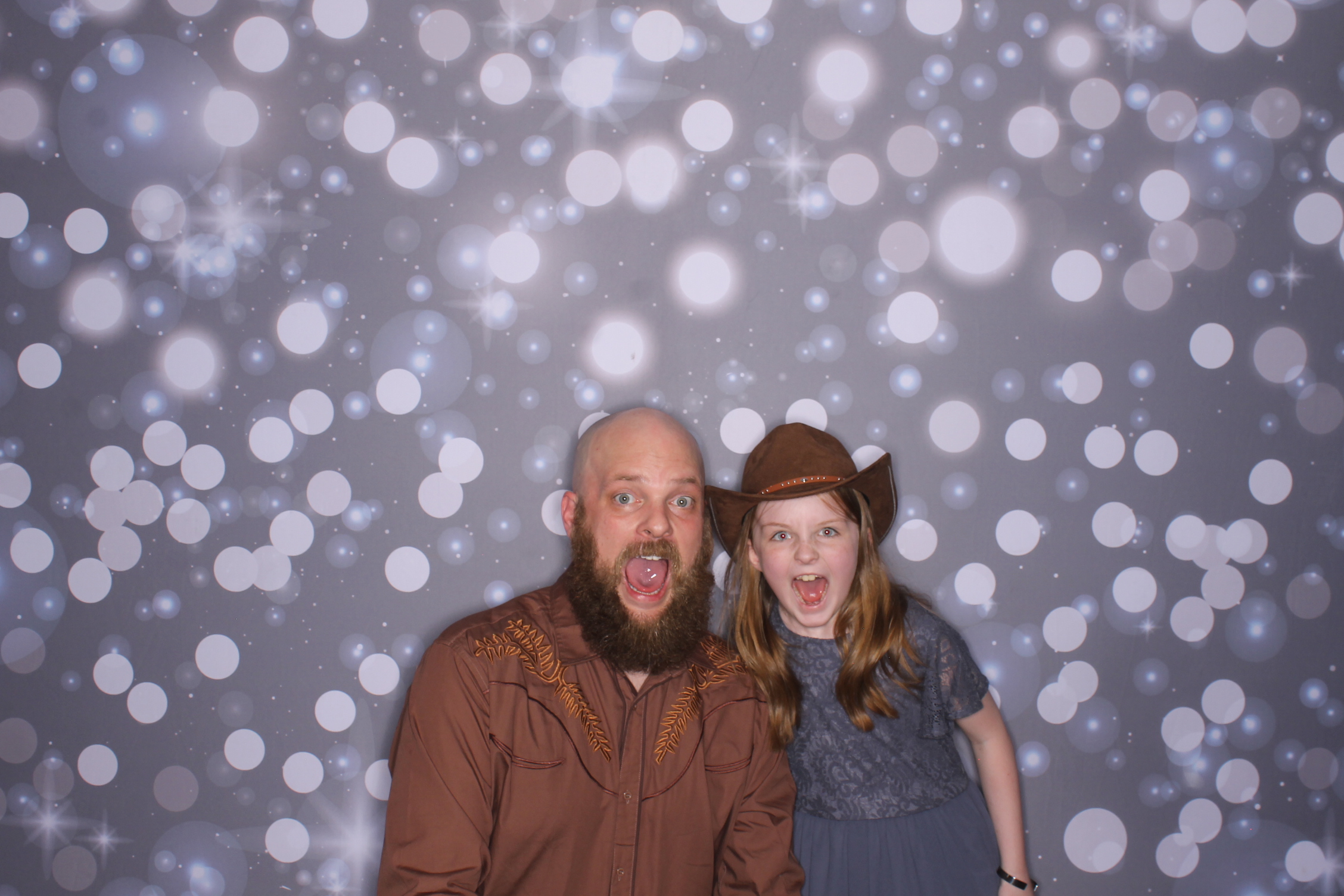 Father Daughter Cupcake Prom | View more photos from the event at gallery.photoboothcincy.com/u/PhotoBoothCincy/Father-Daughter-Cupcake-Prom-2