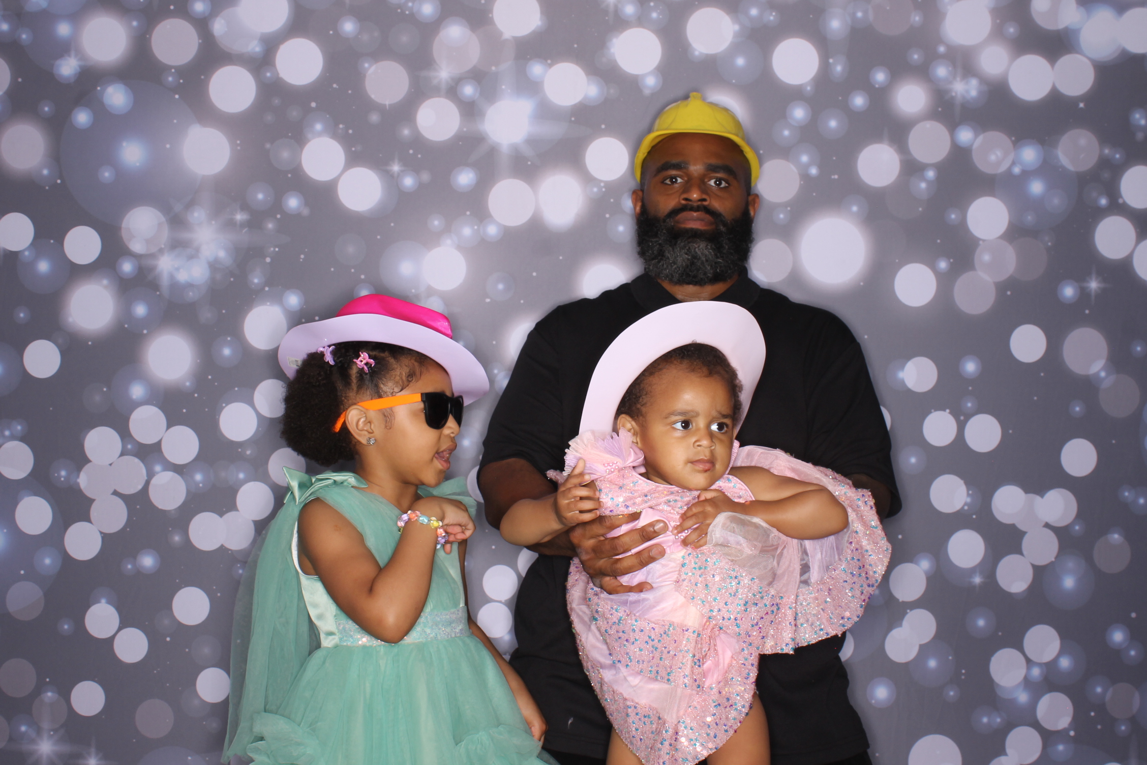 Father Daughter Cupcake Prom | View more photos from the event at gallery.photoboothcincy.com/u/PhotoBoothCincy/Father-Daughter-Cupcake-Prom-2