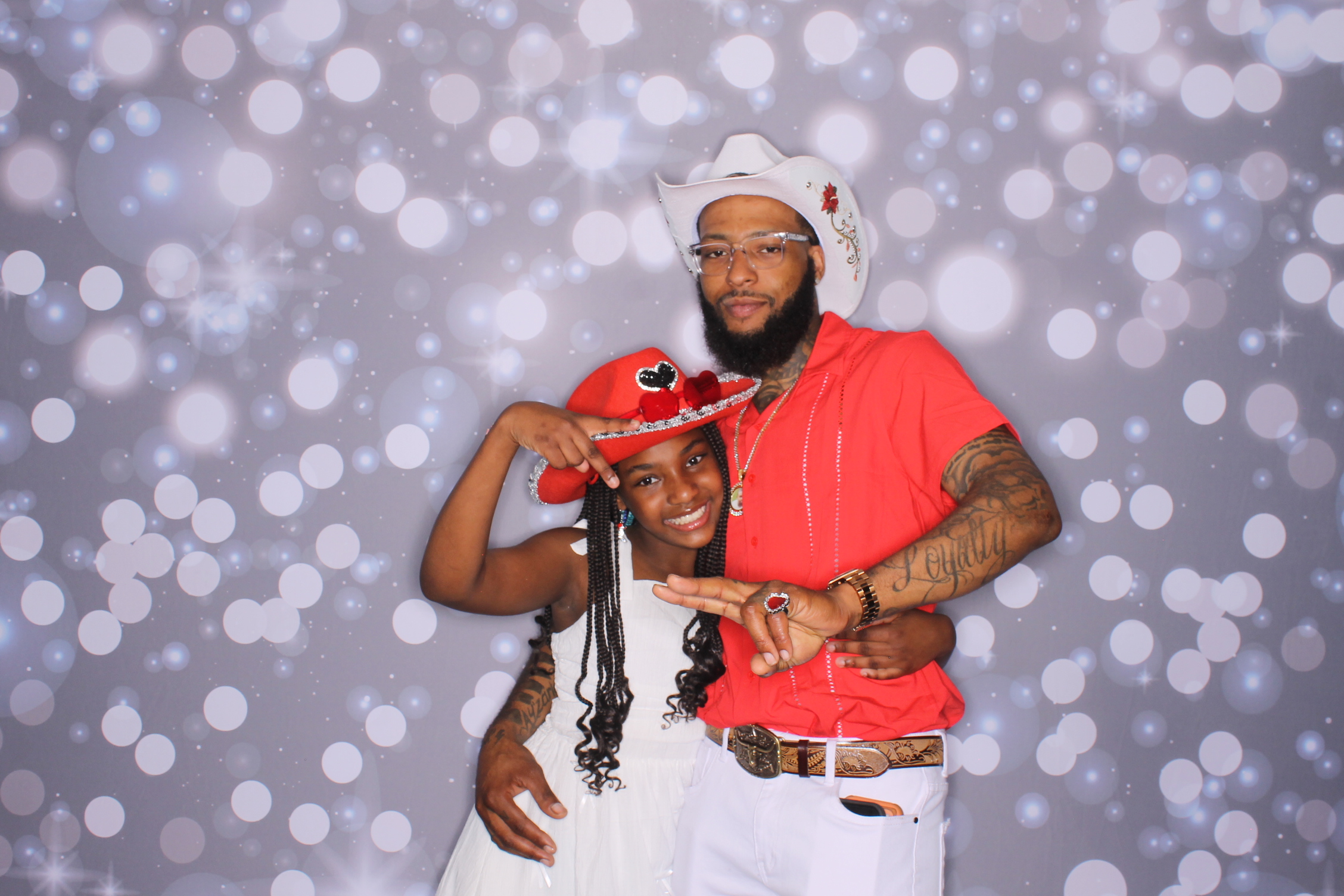 Father Daughter Cupcake Prom | View more photos from the event at gallery.photoboothcincy.com/u/PhotoBoothCincy/Father-Daughter-Cupcake-Prom-2