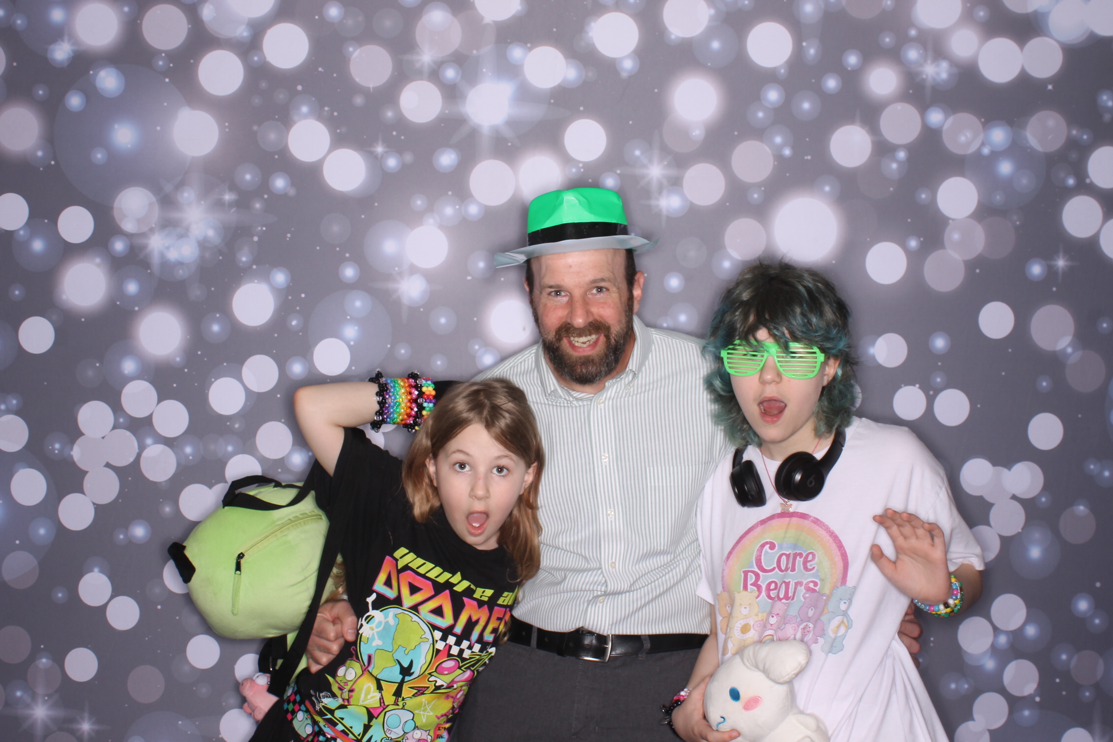 Father Daughter Cupcake Prom | View more photos from the event at gallery.photoboothcincy.com/u/PhotoBoothCincy/Father-Daughter-Cupcake-Prom-2