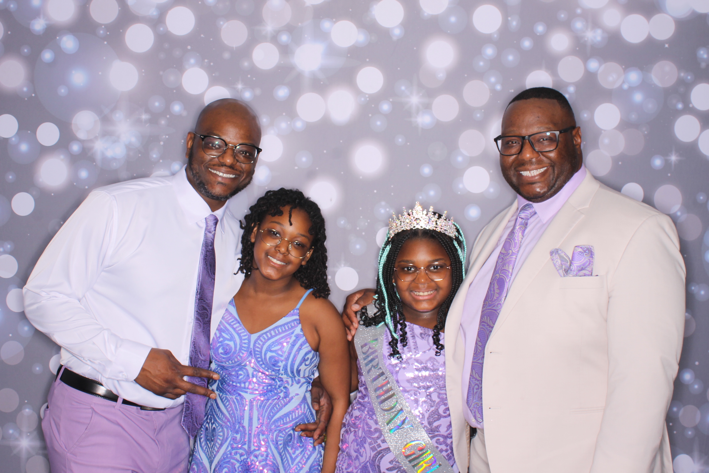 Father Daughter Cupcake Prom | View more photos from the event at gallery.photoboothcincy.com/u/PhotoBoothCincy/Father-Daughter-Cupcake-Prom-2