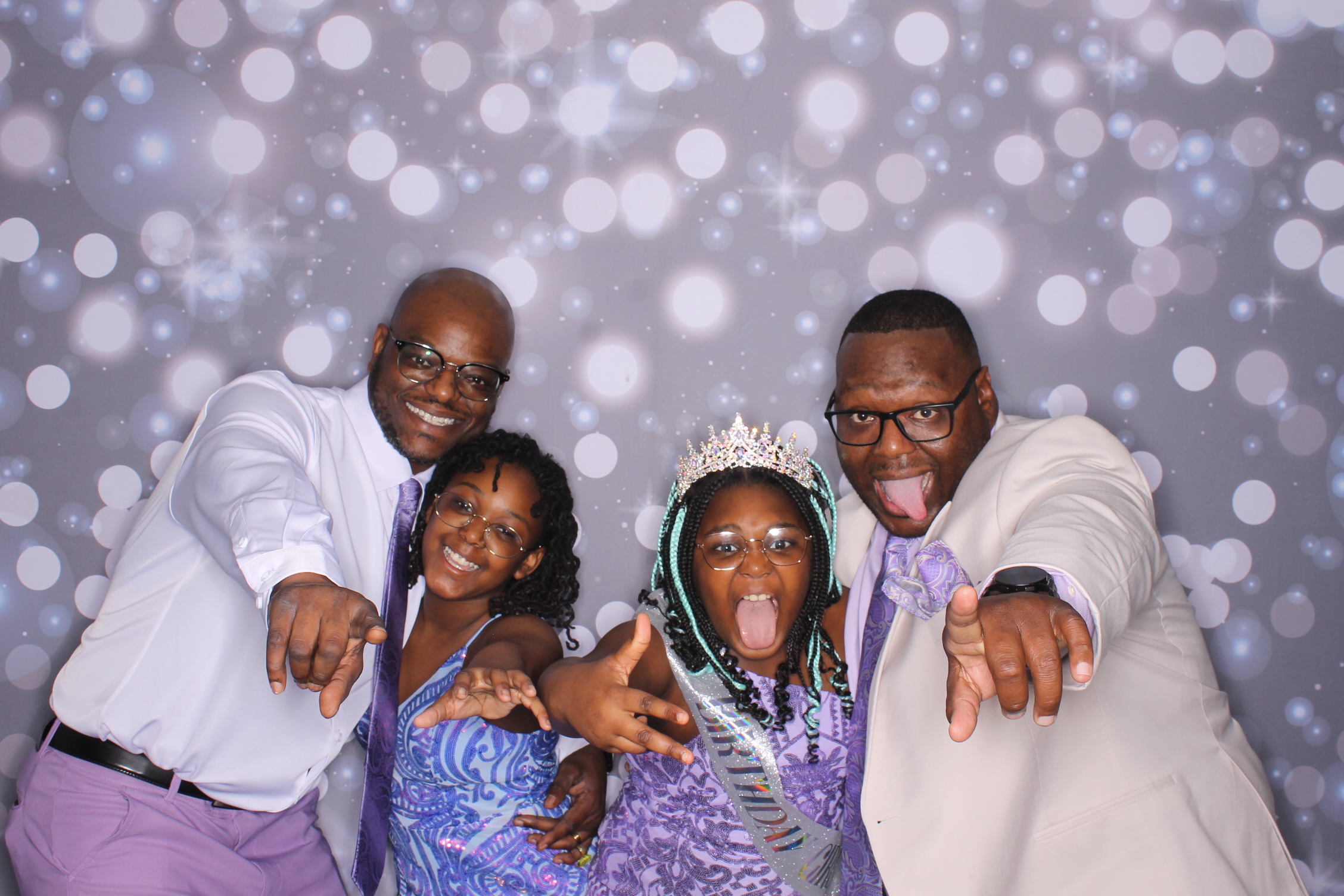 Father Daughter Cupcake Prom | View more photos from the event at gallery.photoboothcincy.com/u/PhotoBoothCincy/Father-Daughter-Cupcake-Prom-2