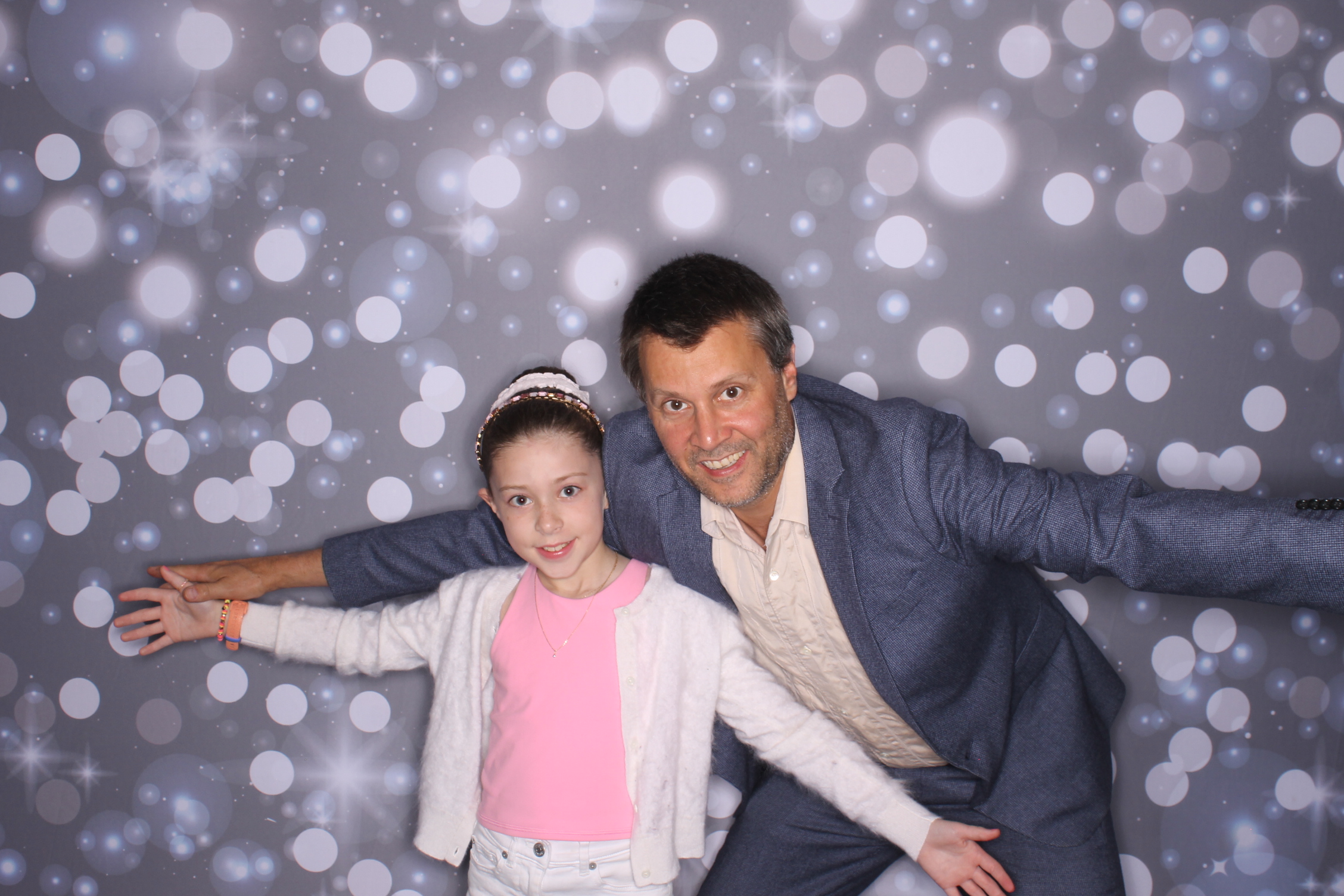 Father Daughter Cupcake Prom | View more photos from the event at gallery.photoboothcincy.com/u/PhotoBoothCincy/Father-Daughter-Cupcake-Prom-2