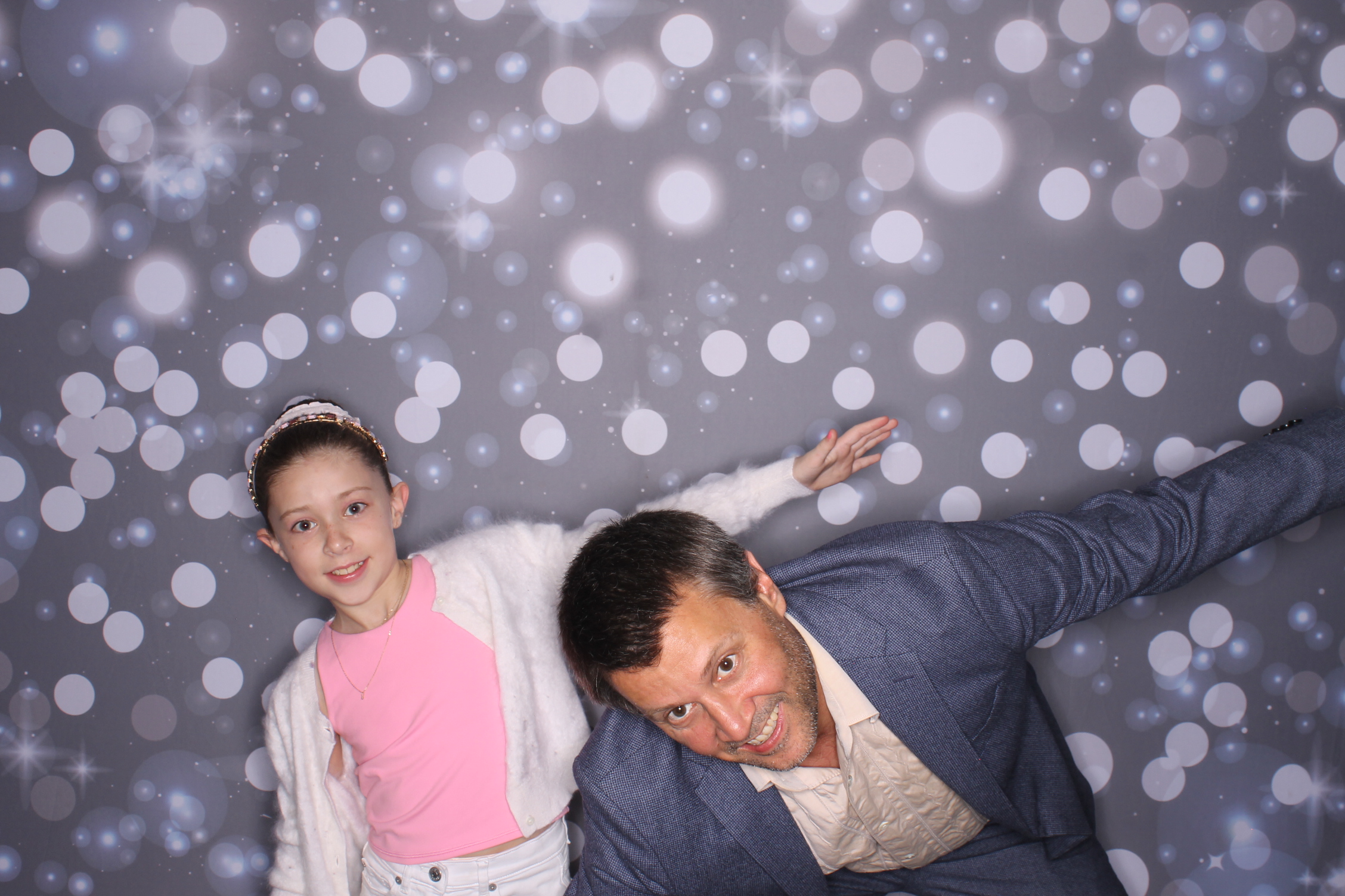 Father Daughter Cupcake Prom | View more photos from the event at gallery.photoboothcincy.com/u/PhotoBoothCincy/Father-Daughter-Cupcake-Prom-2