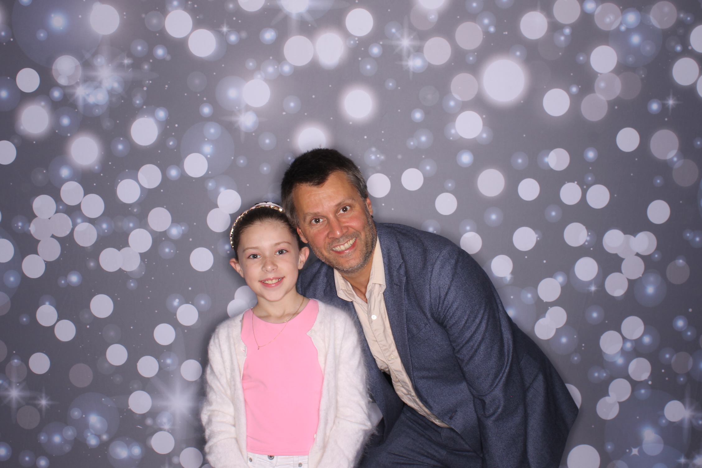 Father Daughter Cupcake Prom | View more photos from the event at gallery.photoboothcincy.com/u/PhotoBoothCincy/Father-Daughter-Cupcake-Prom-2