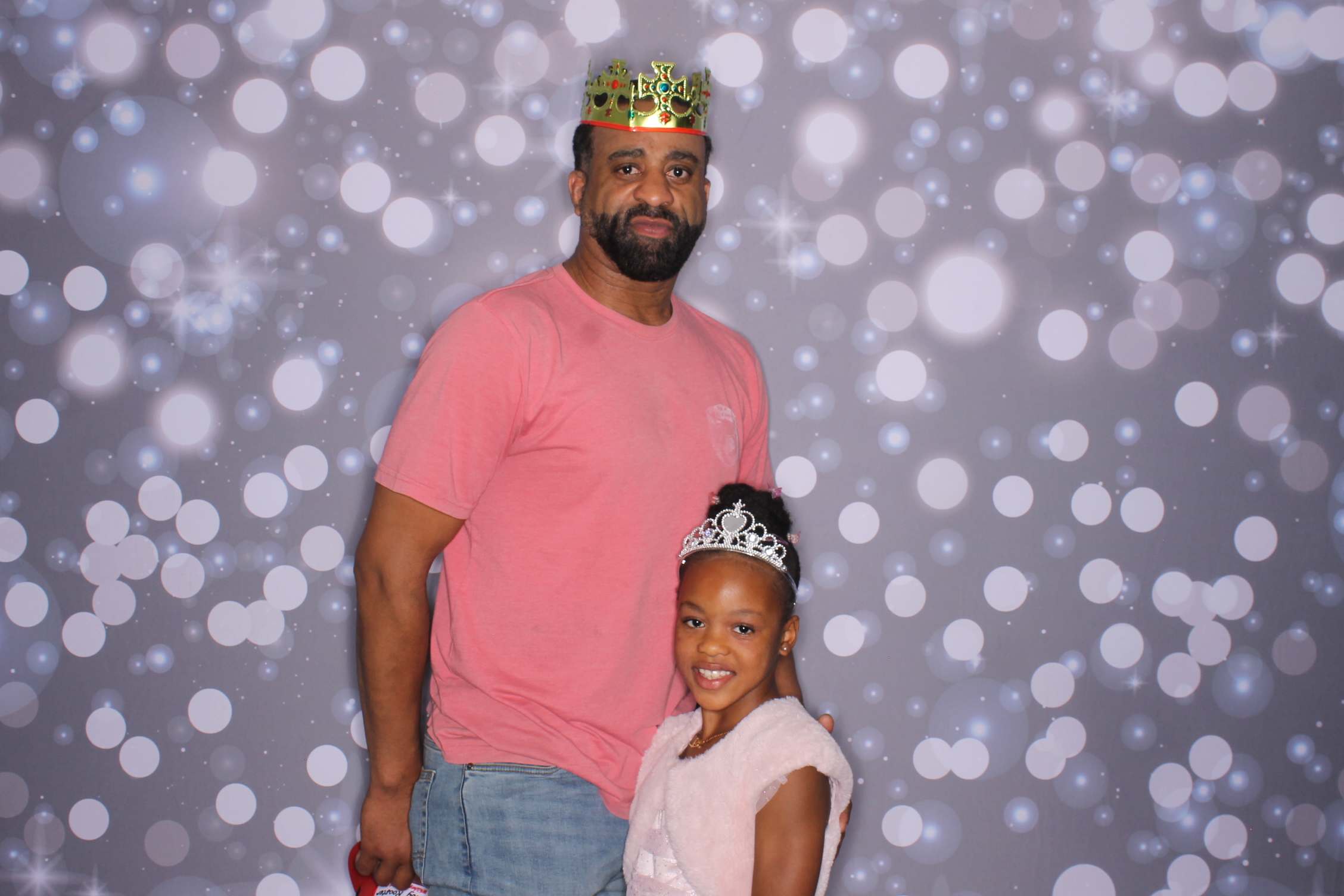 Father Daughter Cupcake Prom | View more photos from the event at gallery.photoboothcincy.com/u/PhotoBoothCincy/Father-Daughter-Cupcake-Prom-2