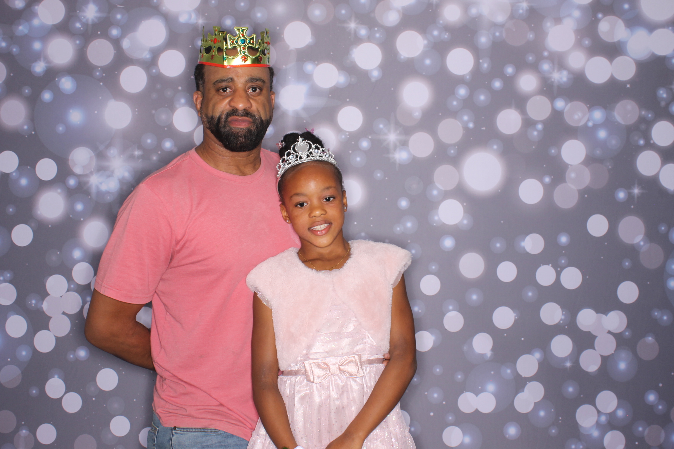 Father Daughter Cupcake Prom | View more photos from the event at gallery.photoboothcincy.com/u/PhotoBoothCincy/Father-Daughter-Cupcake-Prom-2