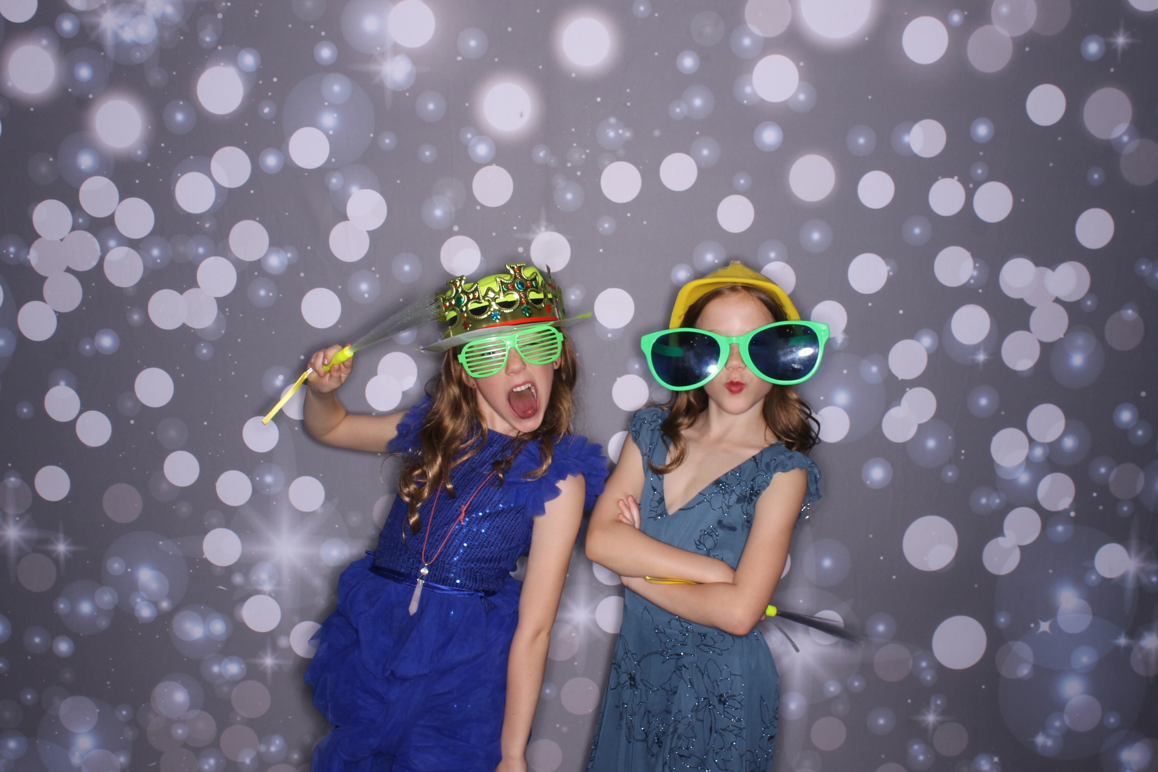 Father Daughter Cupcake Prom | View more photos from the event at gallery.photoboothcincy.com/u/PhotoBoothCincy/Father-Daughter-Cupcake-Prom-2