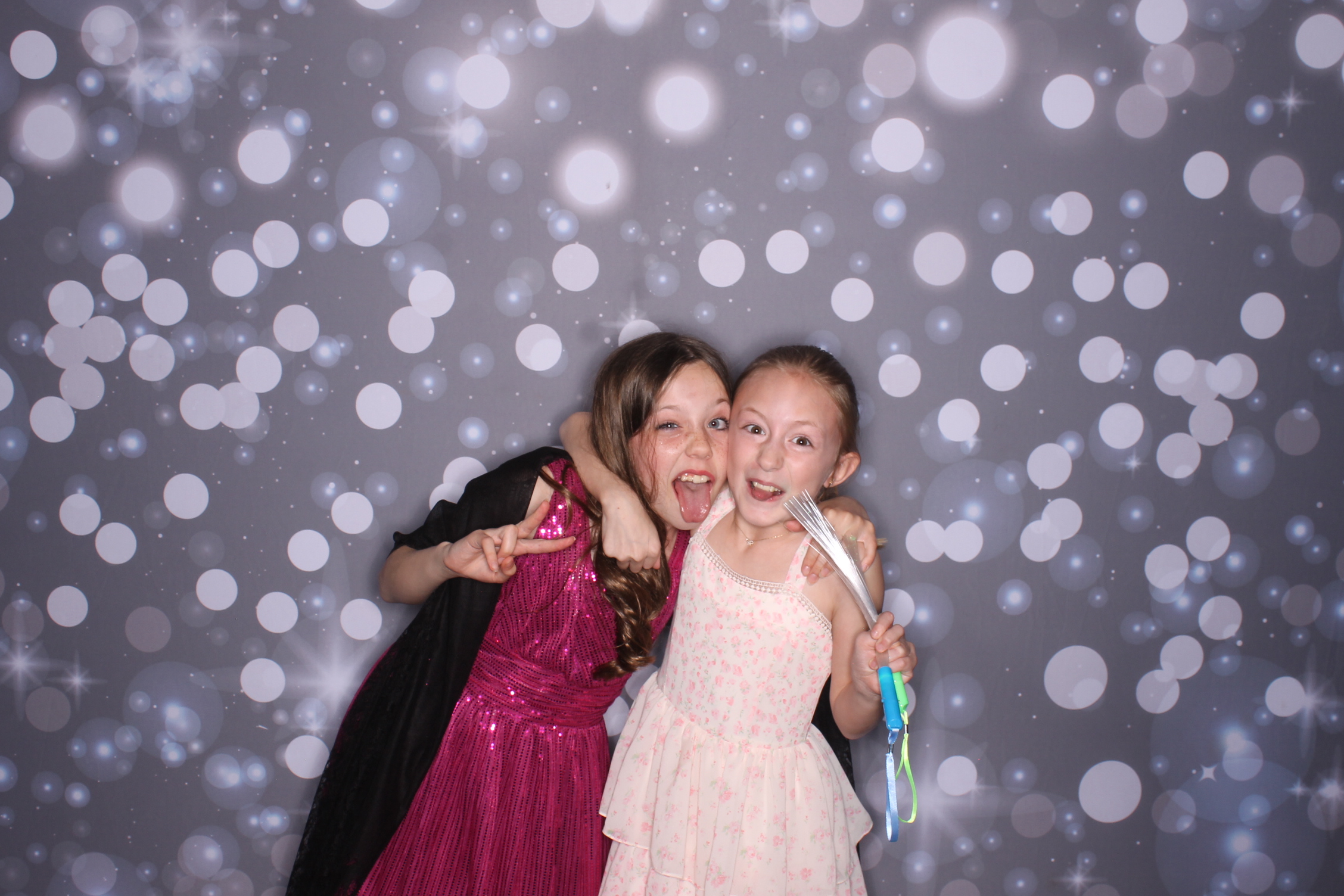 Father Daughter Cupcake Prom | View more photos from the event at gallery.photoboothcincy.com/u/PhotoBoothCincy/Father-Daughter-Cupcake-Prom-2