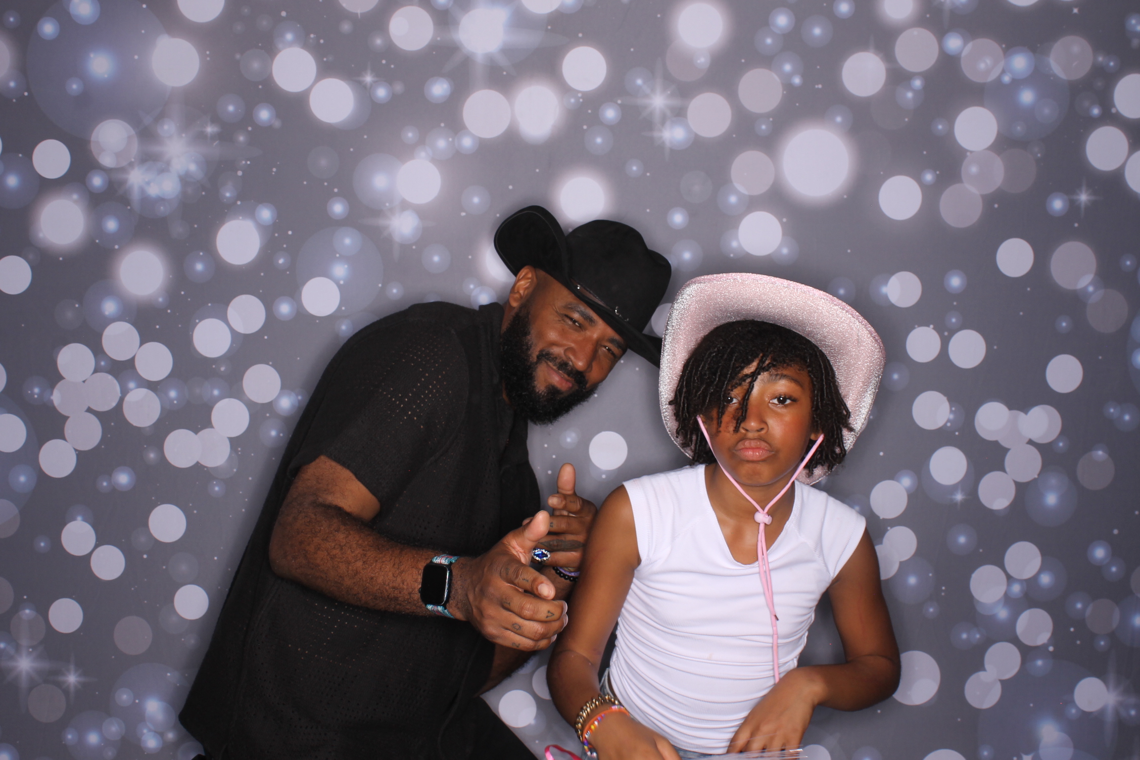Father Daughter Cupcake Prom | View more photos from the event at gallery.photoboothcincy.com/u/PhotoBoothCincy/Father-Daughter-Cupcake-Prom-2