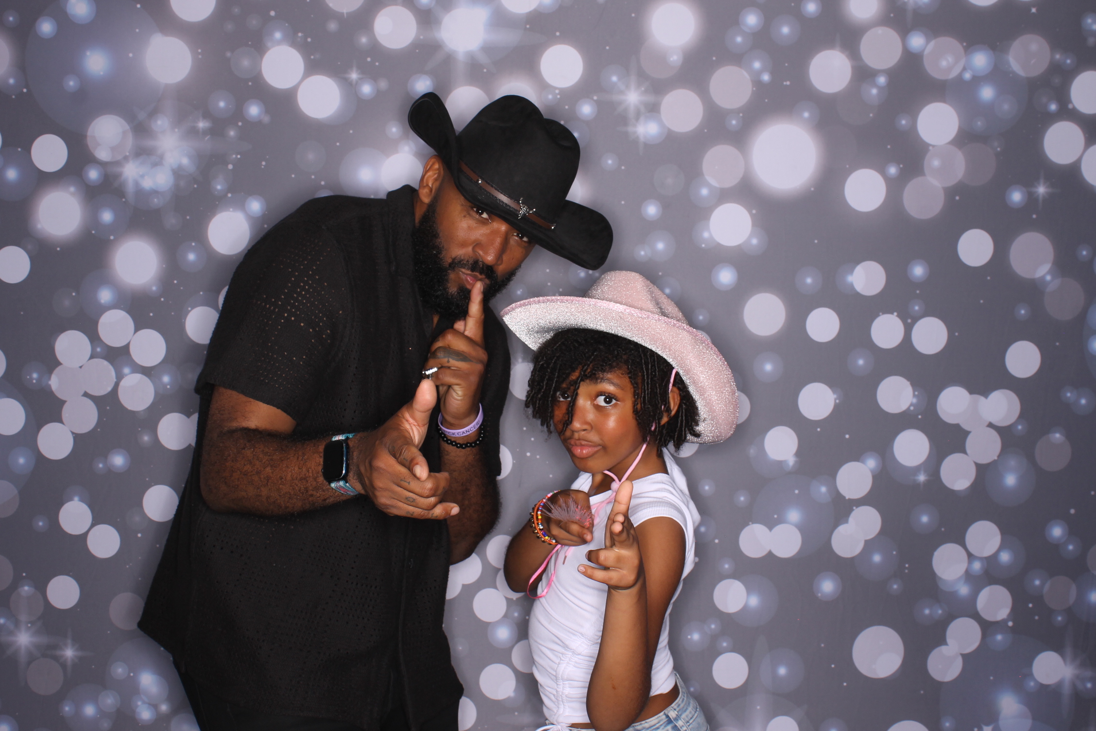 Father Daughter Cupcake Prom | View more photos from the event at gallery.photoboothcincy.com/u/PhotoBoothCincy/Father-Daughter-Cupcake-Prom-2
