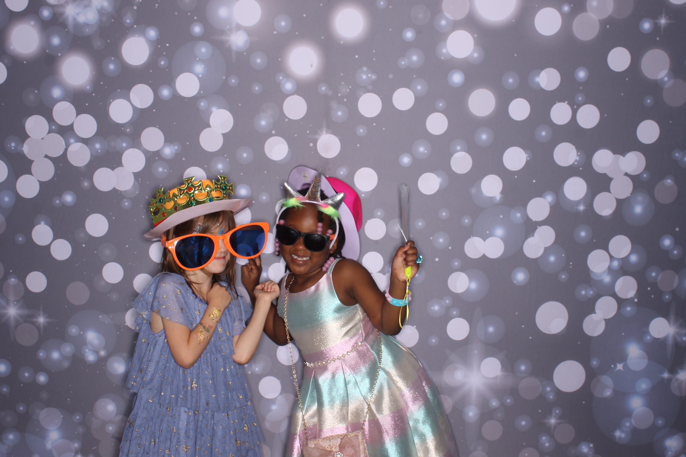 Father Daughter Cupcake Prom | View more photos from the event at gallery.photoboothcincy.com/u/PhotoBoothCincy/Father-Daughter-Cupcake-Prom-2