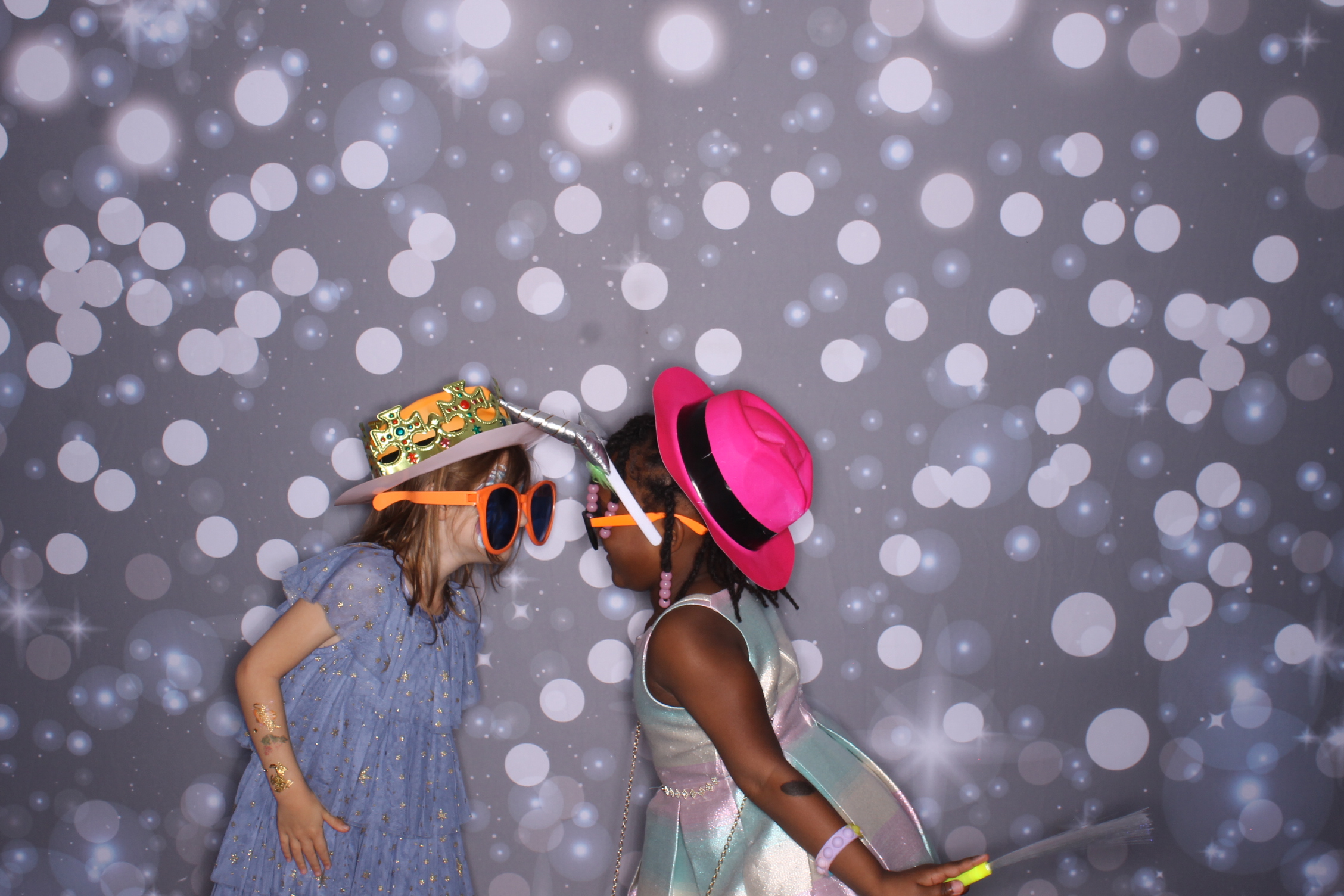 Father Daughter Cupcake Prom | View more photos from the event at gallery.photoboothcincy.com/u/PhotoBoothCincy/Father-Daughter-Cupcake-Prom-2