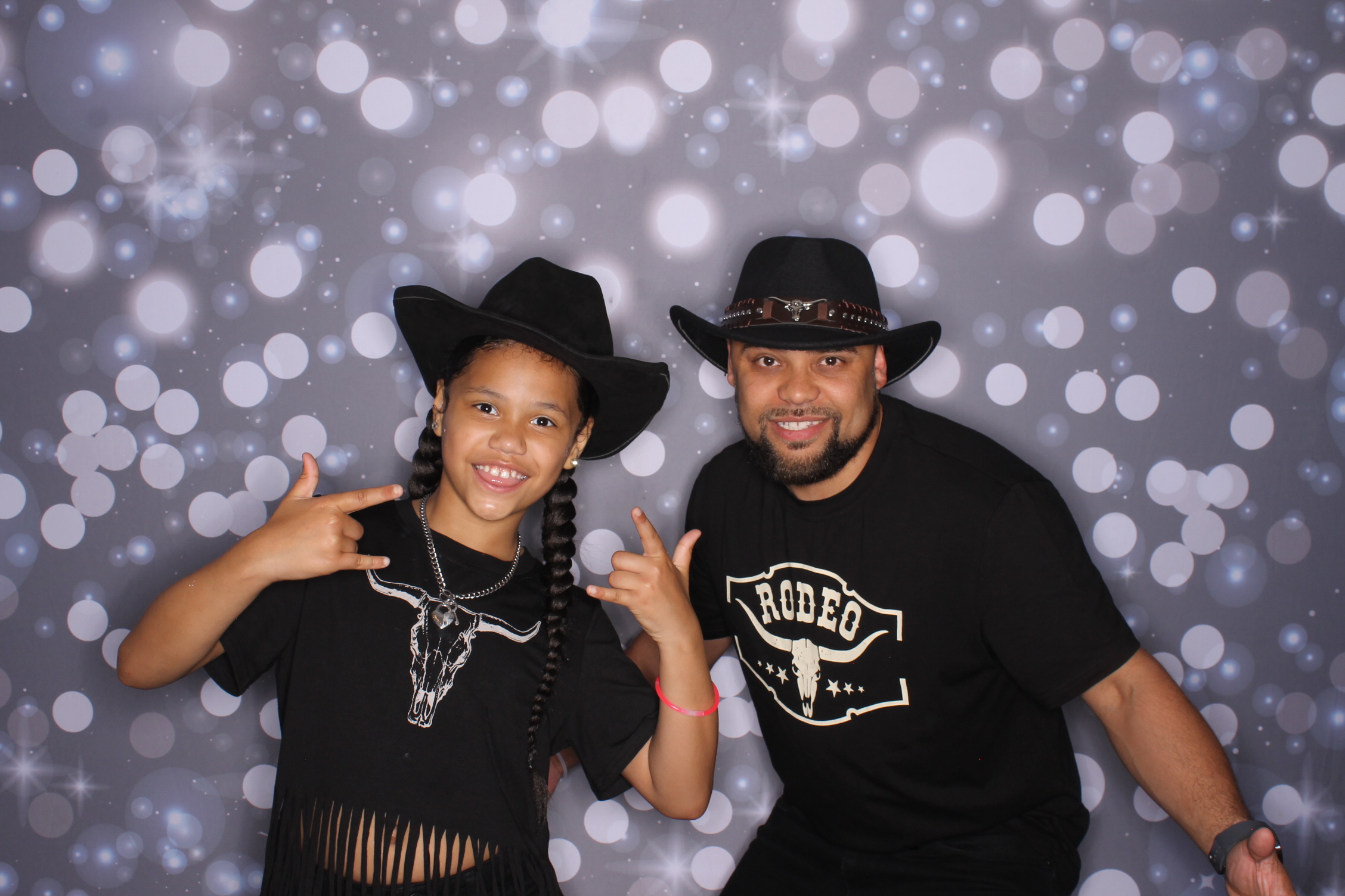 Father Daughter Cupcake Prom | View more photos from the event at gallery.photoboothcincy.com/u/PhotoBoothCincy/Father-Daughter-Cupcake-Prom-2
