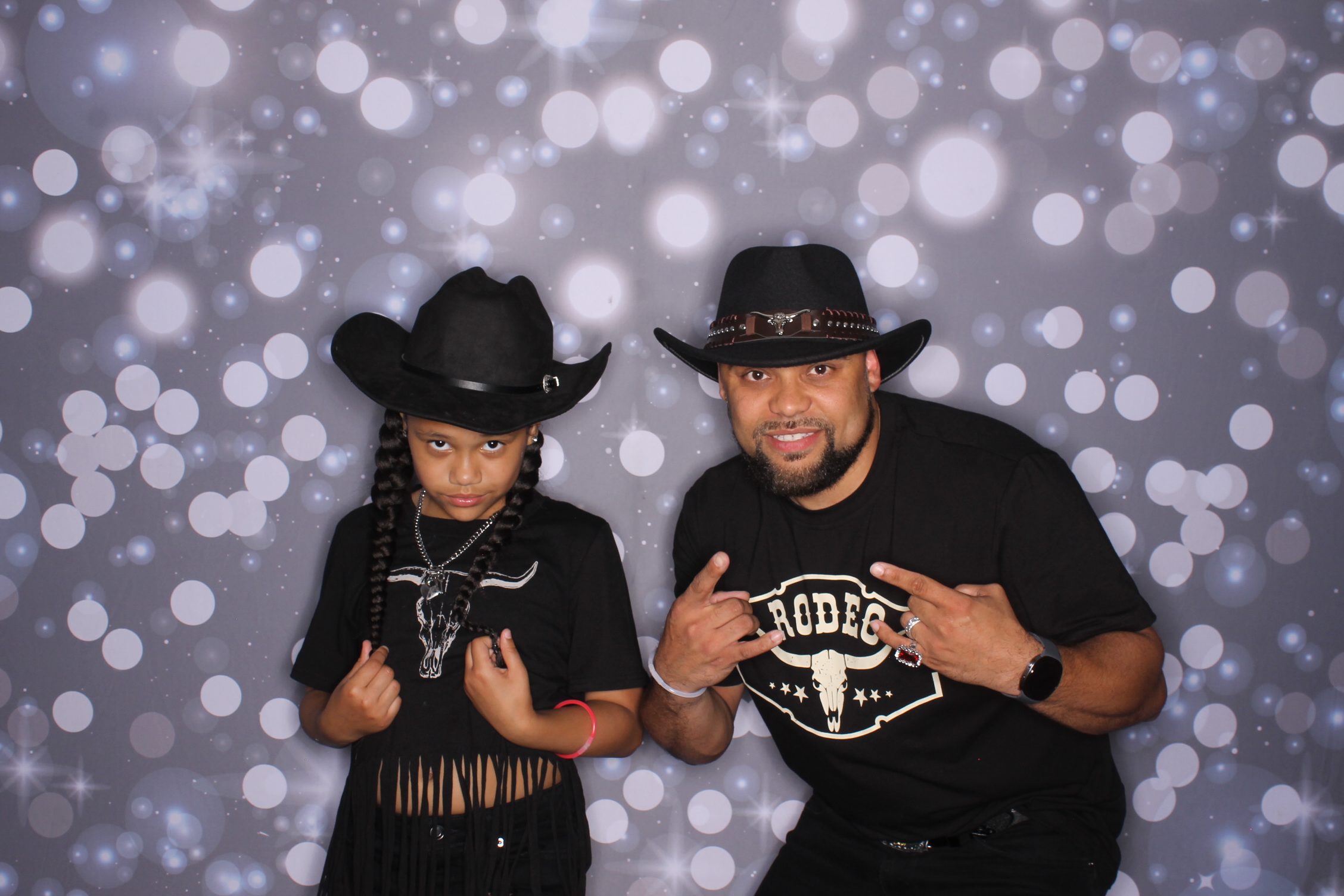 Father Daughter Cupcake Prom | View more photos from the event at gallery.photoboothcincy.com/u/PhotoBoothCincy/Father-Daughter-Cupcake-Prom-2