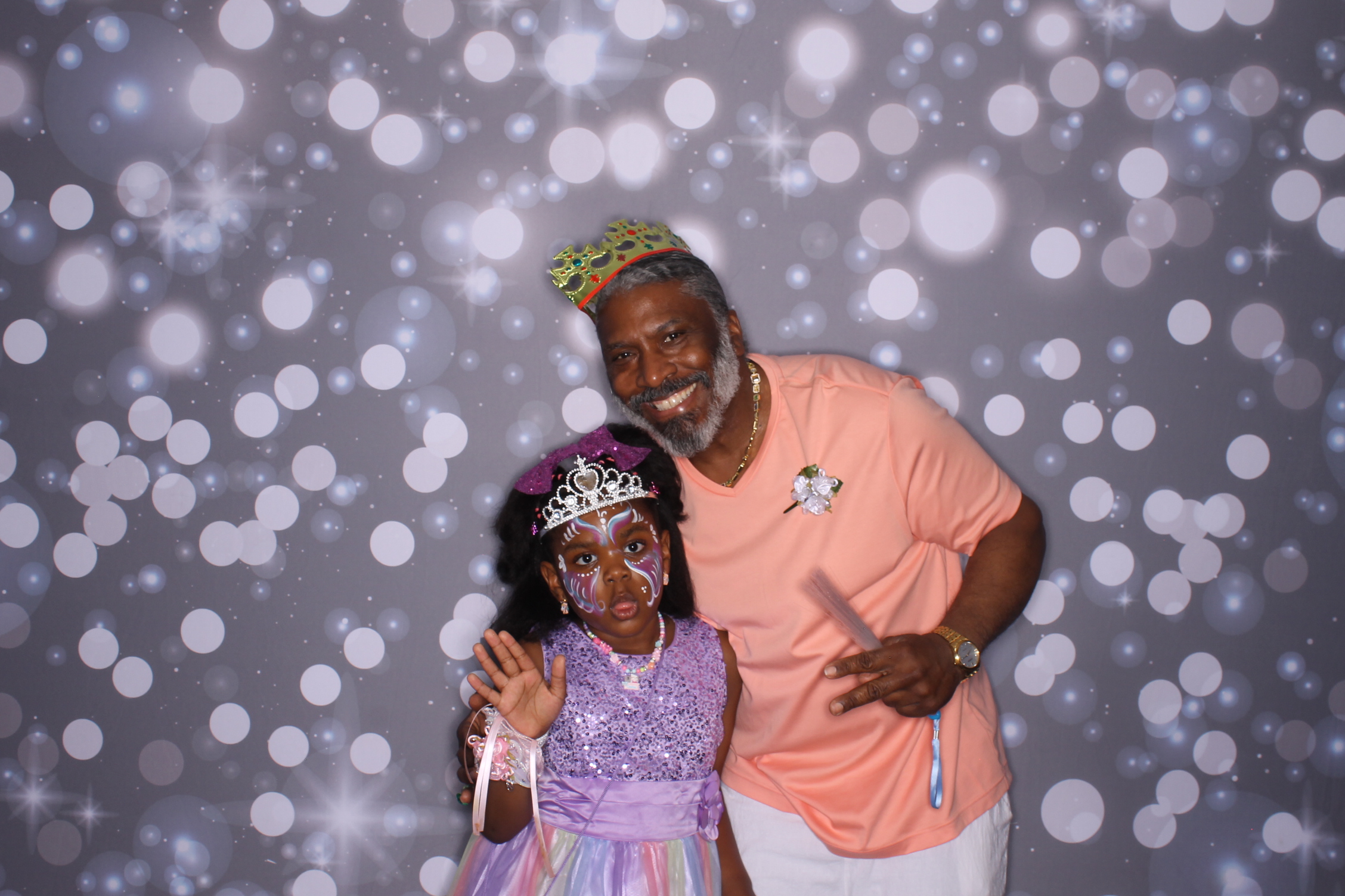 Father Daughter Cupcake Prom | View more photos from the event at gallery.photoboothcincy.com/u/PhotoBoothCincy/Father-Daughter-Cupcake-Prom-2