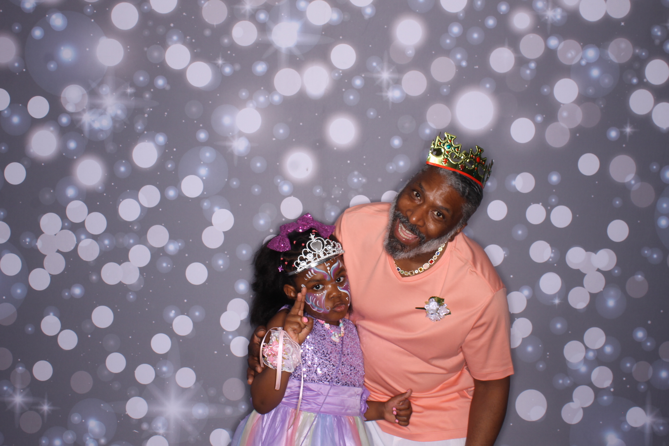 Father Daughter Cupcake Prom | View more photos from the event at gallery.photoboothcincy.com/u/PhotoBoothCincy/Father-Daughter-Cupcake-Prom-2