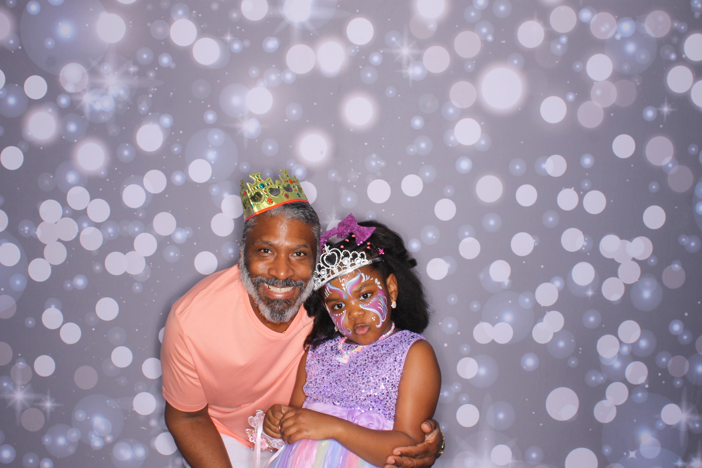 Father Daughter Cupcake Prom | View more photos from the event at gallery.photoboothcincy.com/u/PhotoBoothCincy/Father-Daughter-Cupcake-Prom-2