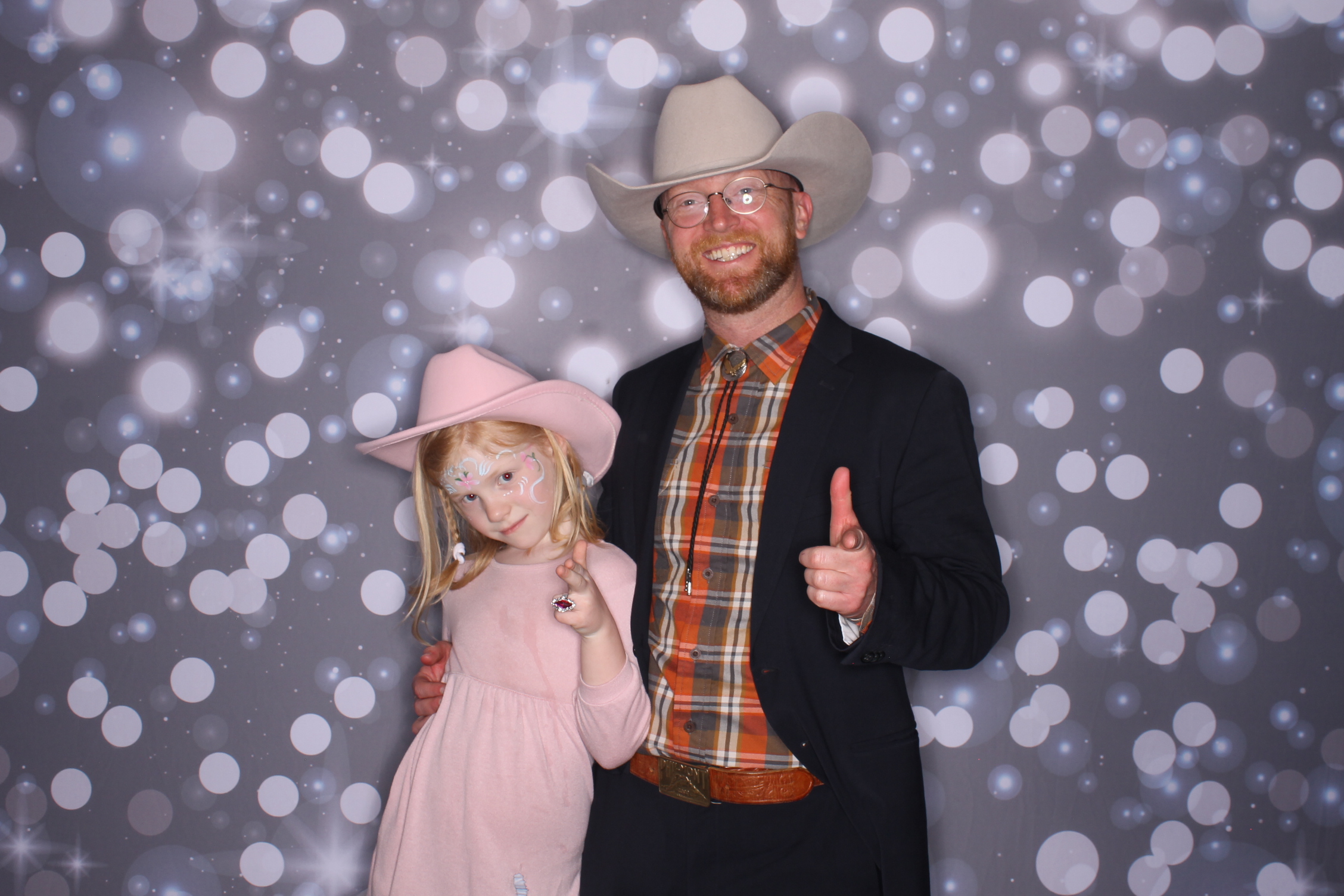 Father Daughter Cupcake Prom | View more photos from the event at gallery.photoboothcincy.com/u/PhotoBoothCincy/Father-Daughter-Cupcake-Prom-2