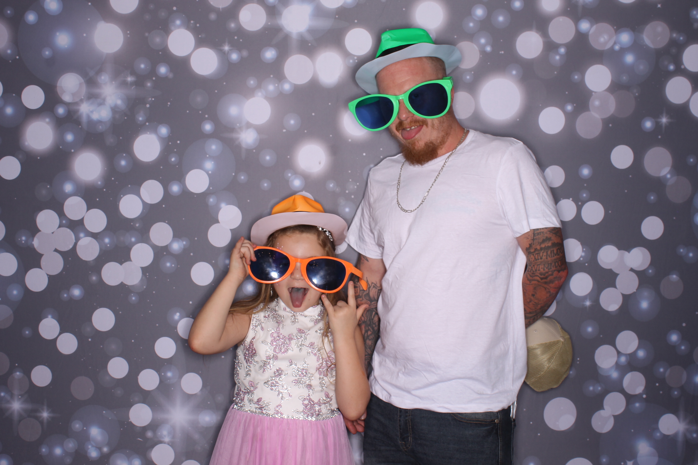 Father Daughter Cupcake Prom | View more photos from the event at gallery.photoboothcincy.com/u/PhotoBoothCincy/Father-Daughter-Cupcake-Prom-2