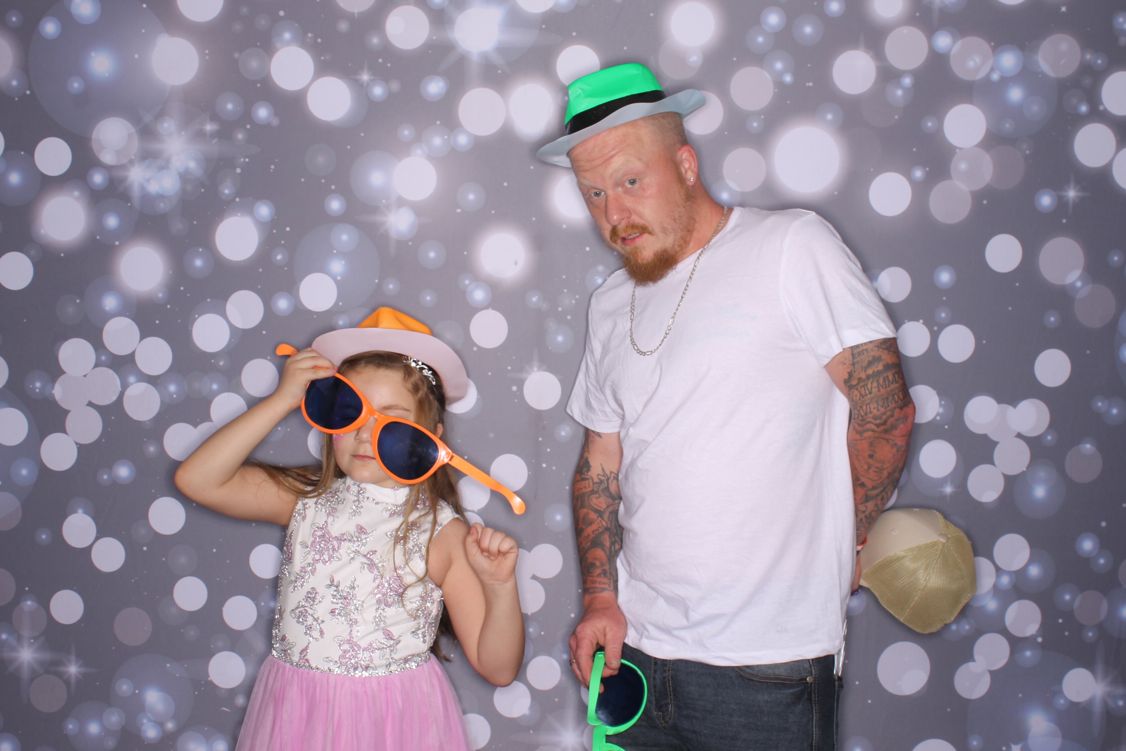 Father Daughter Cupcake Prom | View more photos from the event at gallery.photoboothcincy.com/u/PhotoBoothCincy/Father-Daughter-Cupcake-Prom-2